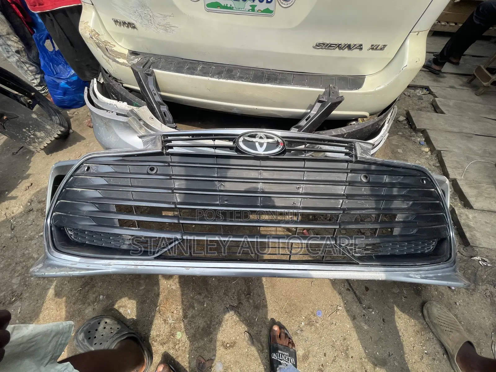 Complete Front Bumper Avalon 2022