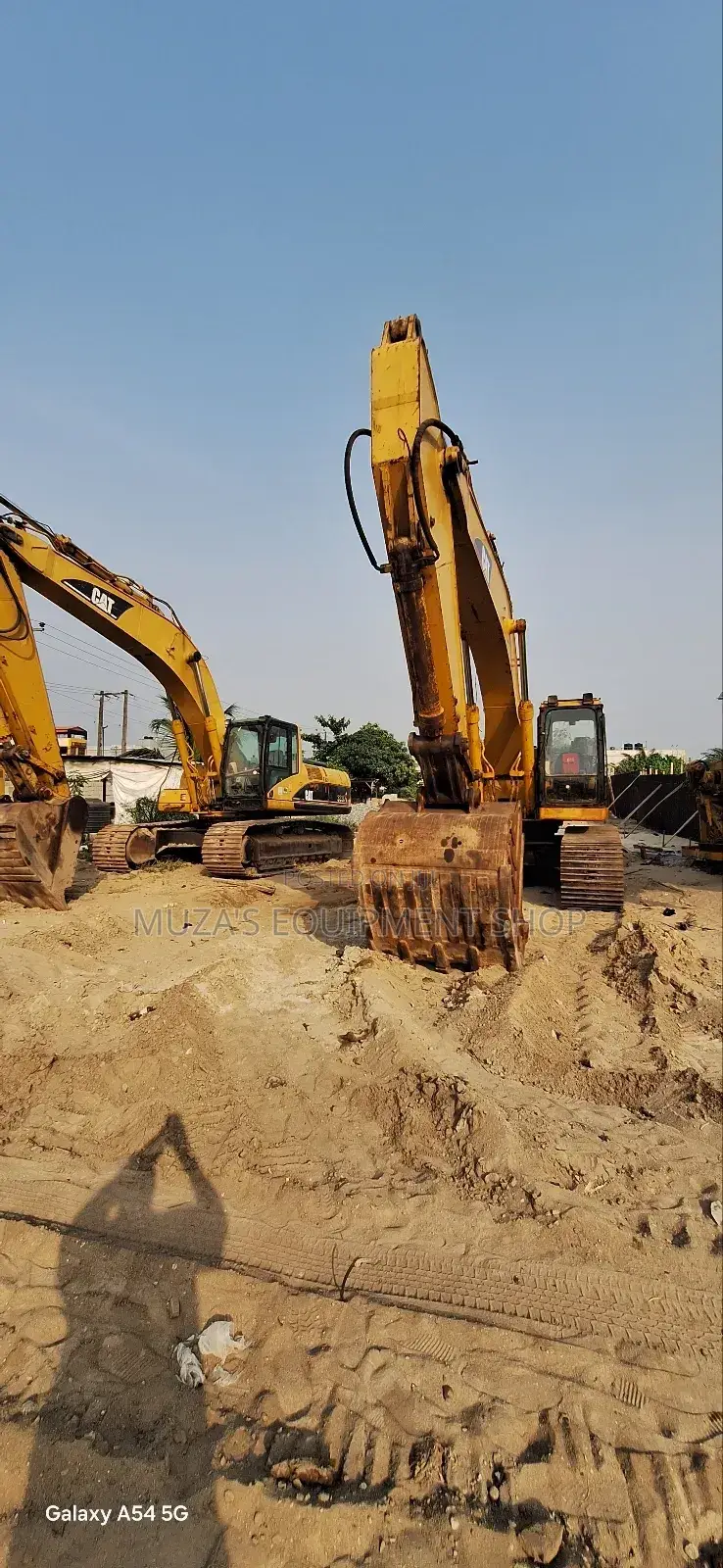 Caterpillar Excavator 320 Bl for Sale. Price- 117 Million