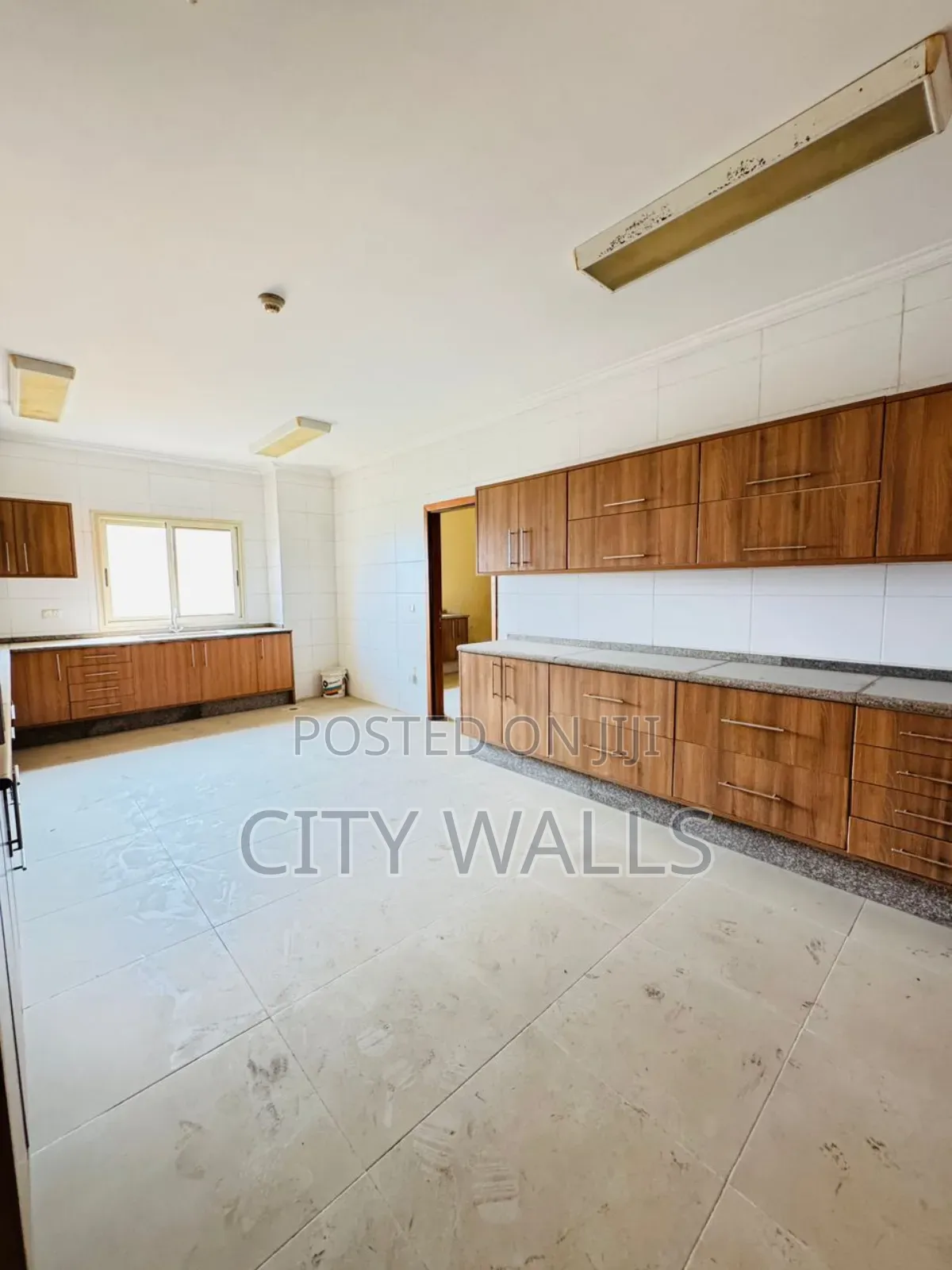 3bdrm Block of Flats in Banana Island for rent