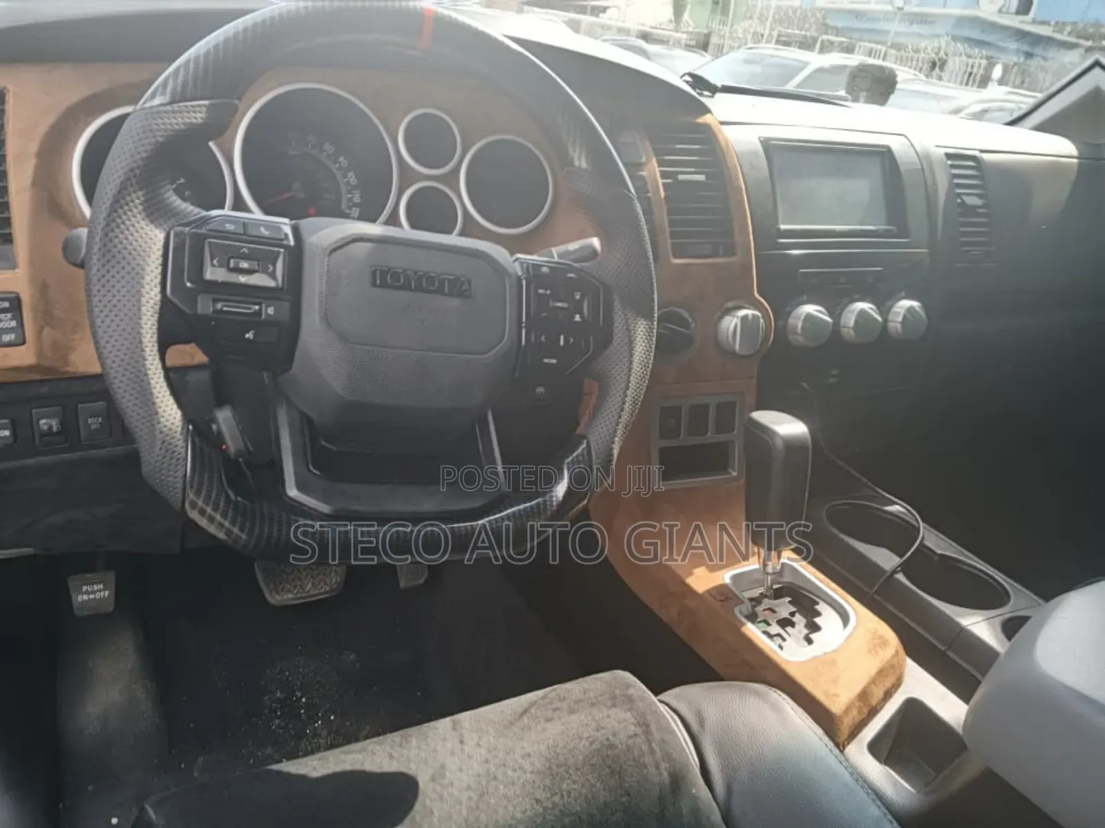 Toyota Tundra 2024 Black