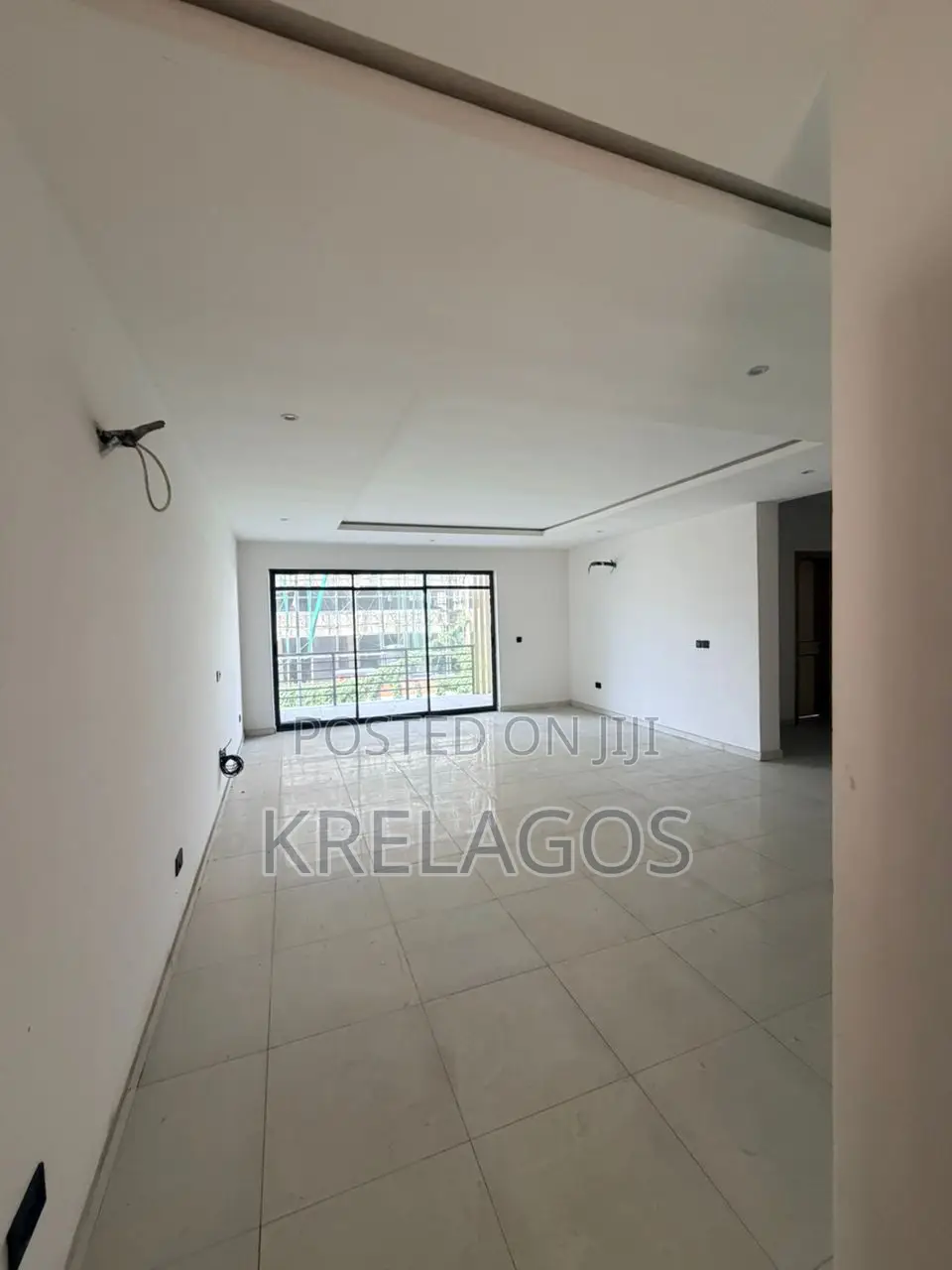 4bdrm Maisonette in Lekki Phase 1 for rent