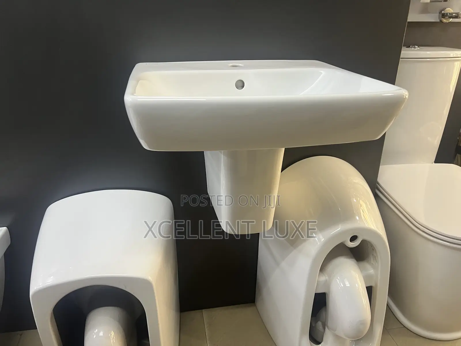 Geberit Wall Hung Wash Hand Basin With Suspended Pedestal