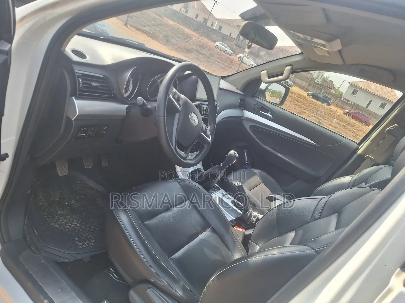IVM Carrier 4WD 2023 White