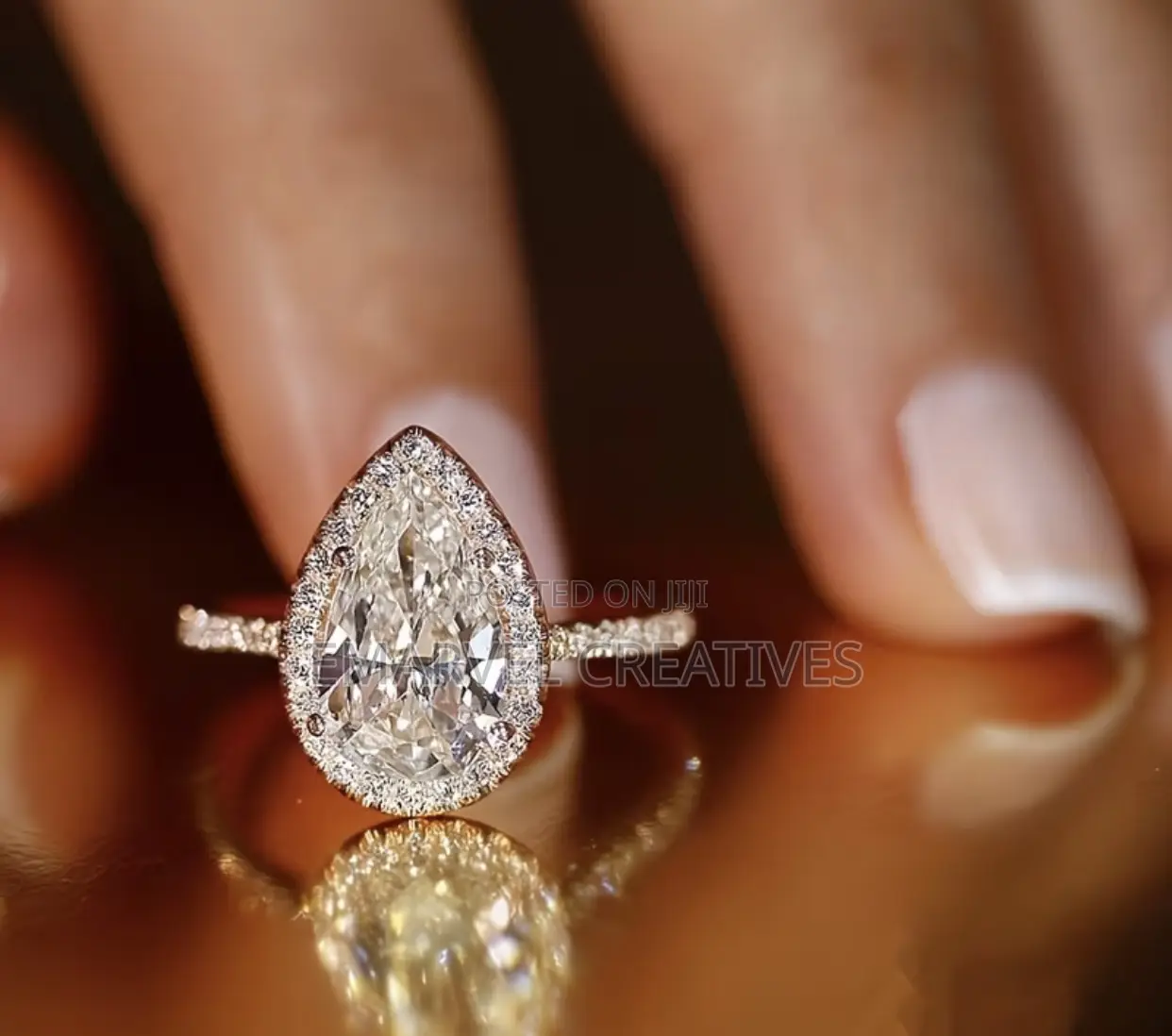 Exquisite 3-Prong Teardrop Synthetic Synthetic Zirconia Ring