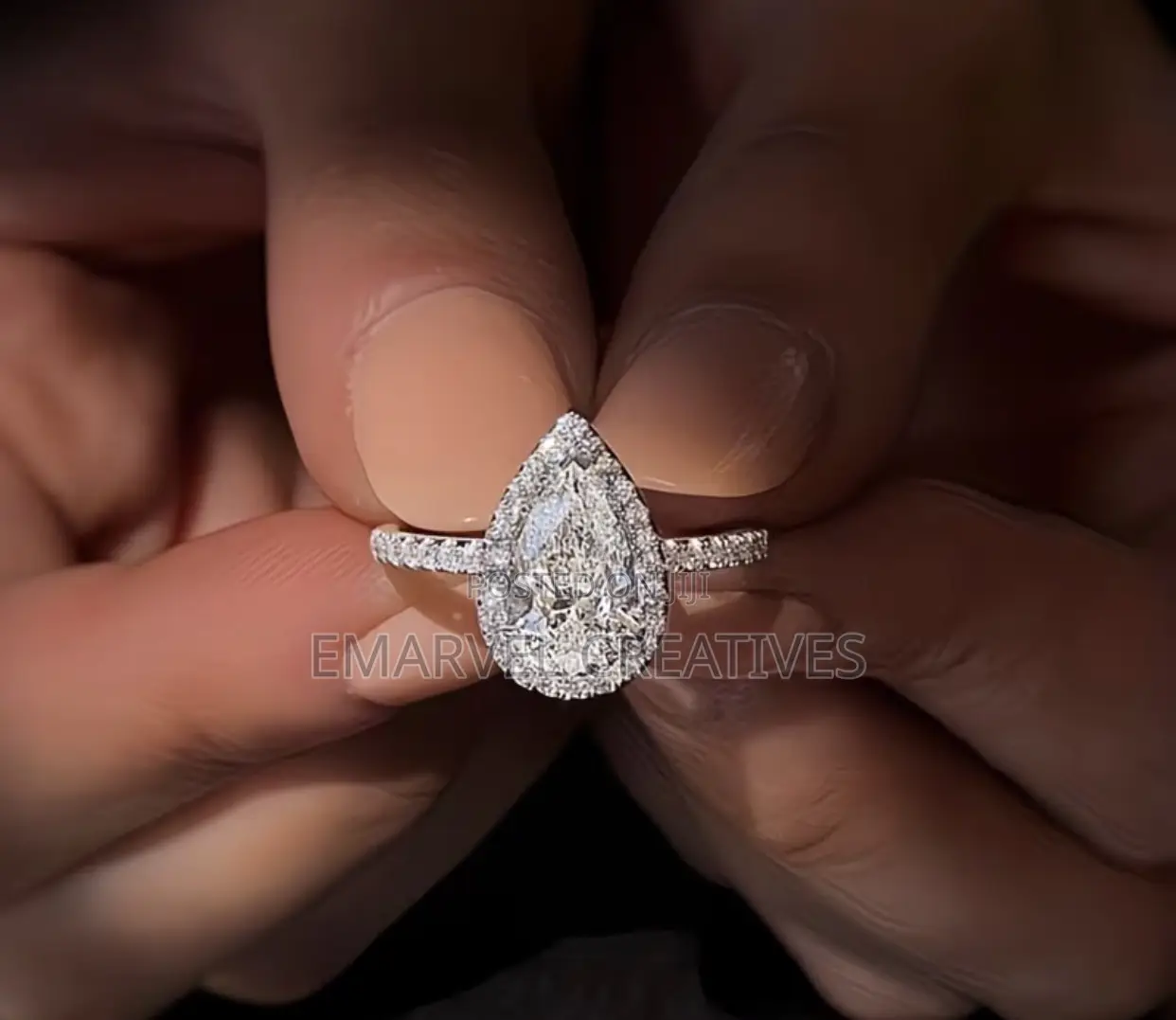 Exquisite 3-Prong Teardrop Synthetic Synthetic Zirconia Ring