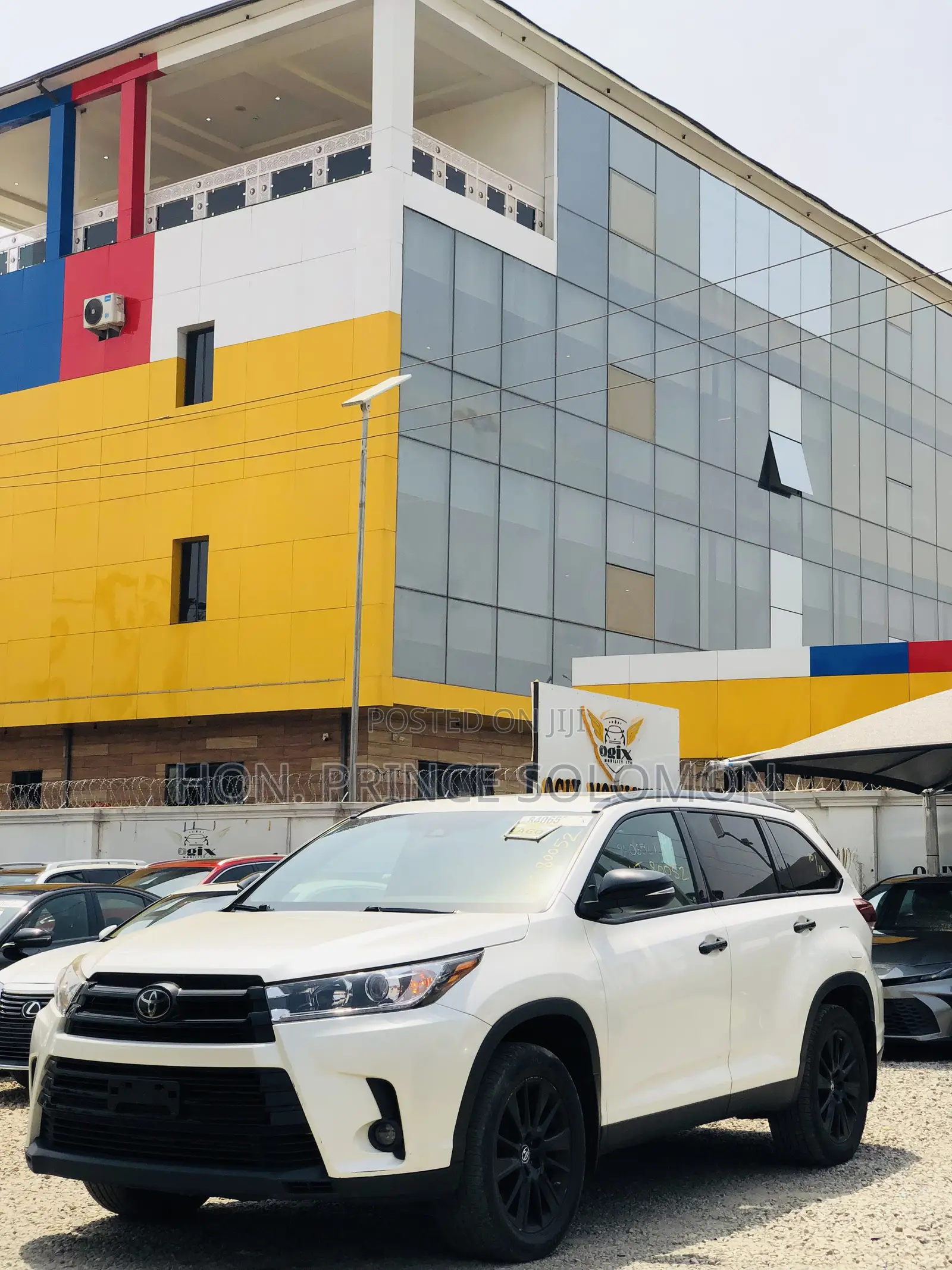 Toyota Highlander SE 2019 Off white