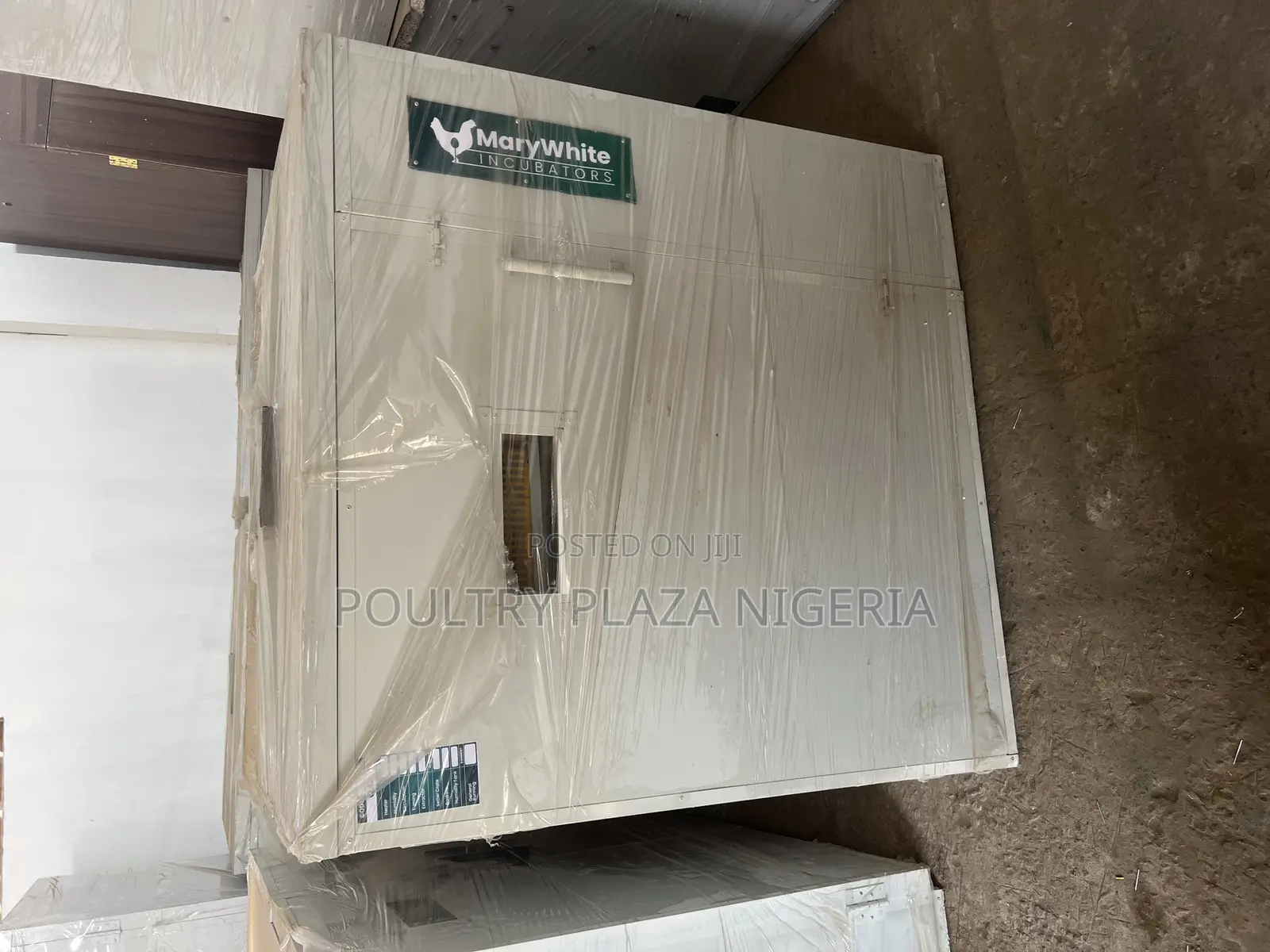 Incubator 1056 Eggs Capacity