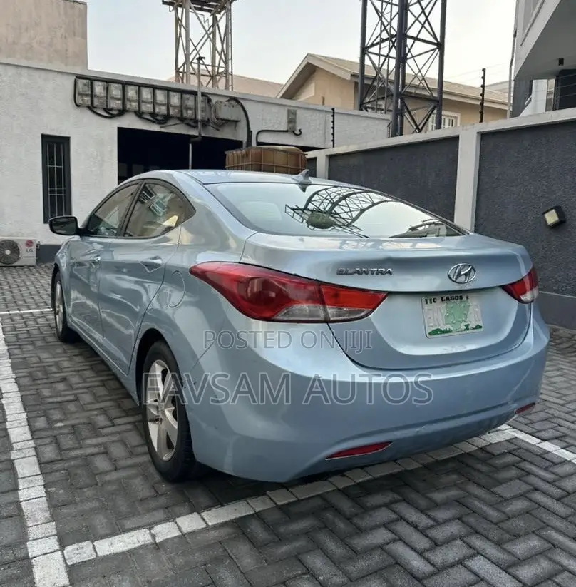 Hyundai Elantra 2012 Blue