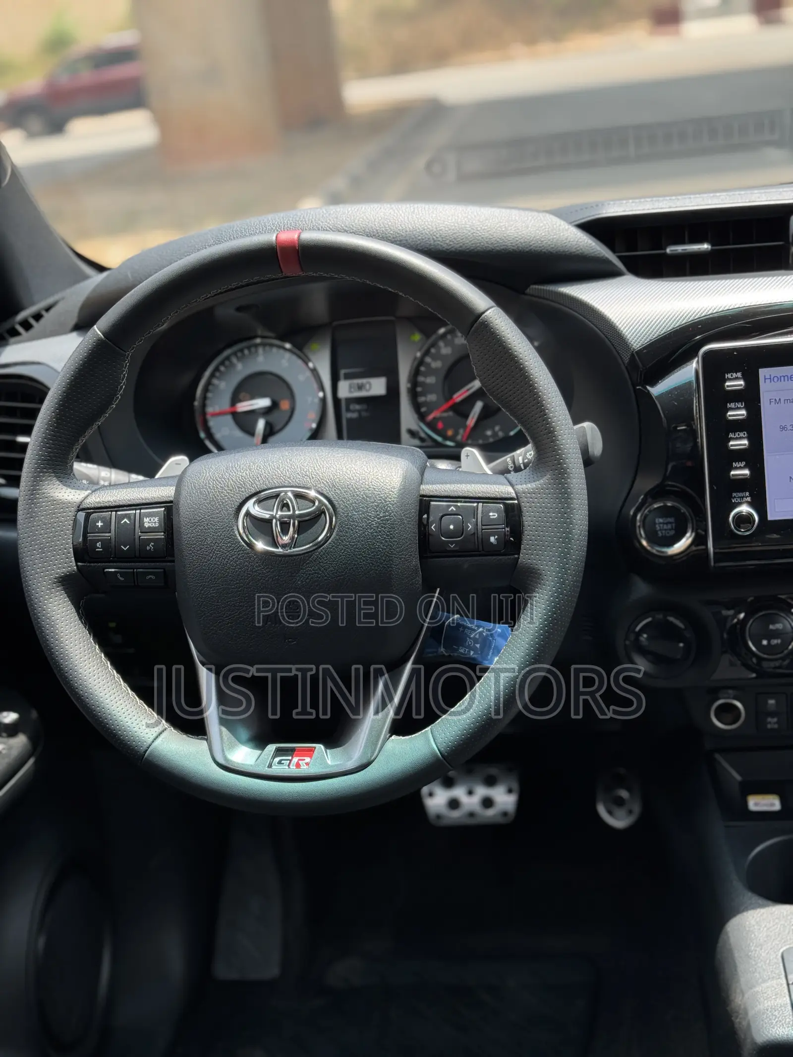 New Toyota Hilux 2025 Black