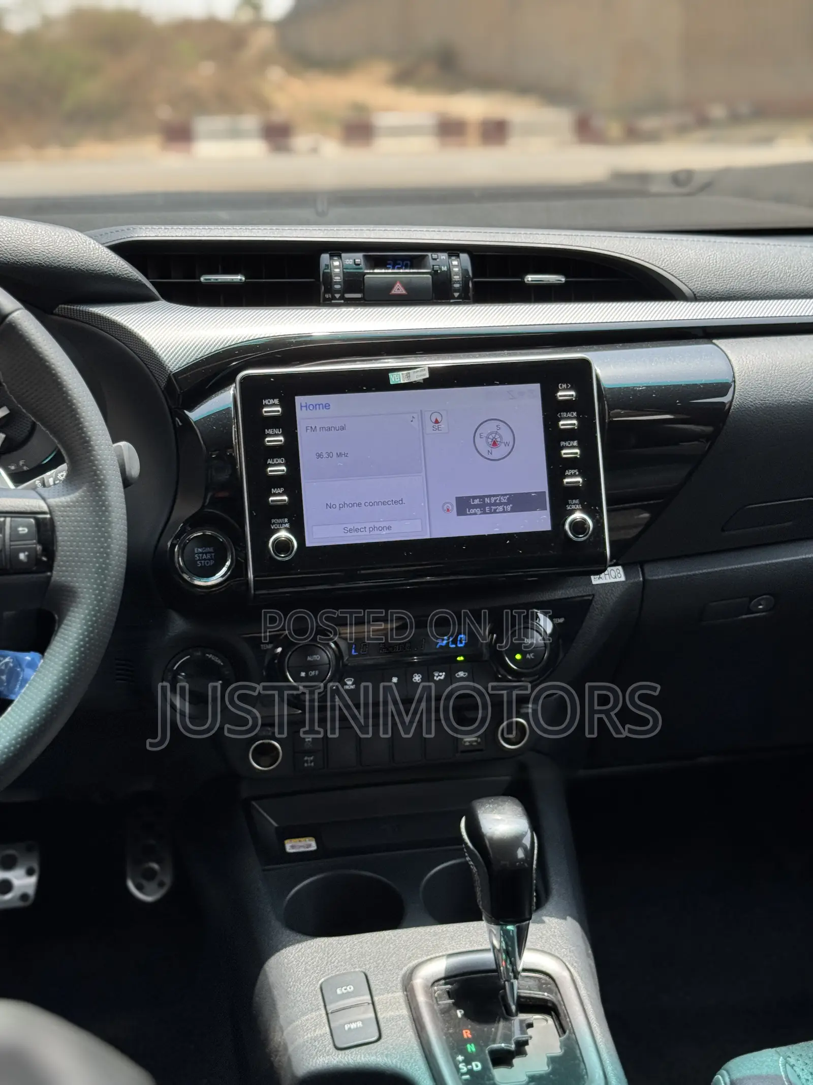 New Toyota Hilux 2025 Black