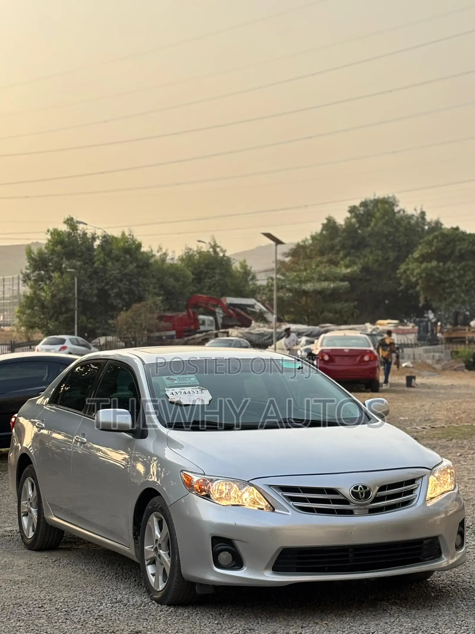 Toyota Corolla LE 4dr Sedan (1.8L 4cyl 4A) 2013 Silver