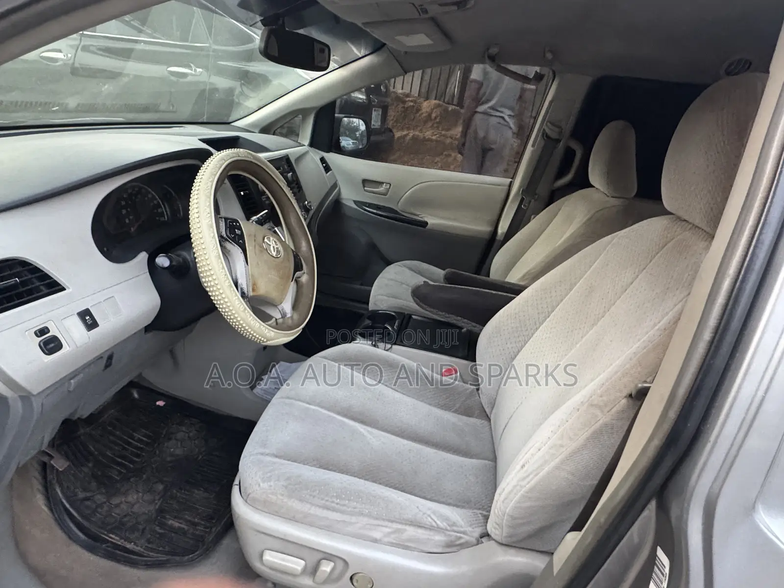 Toyota Sienna 2011 Silver