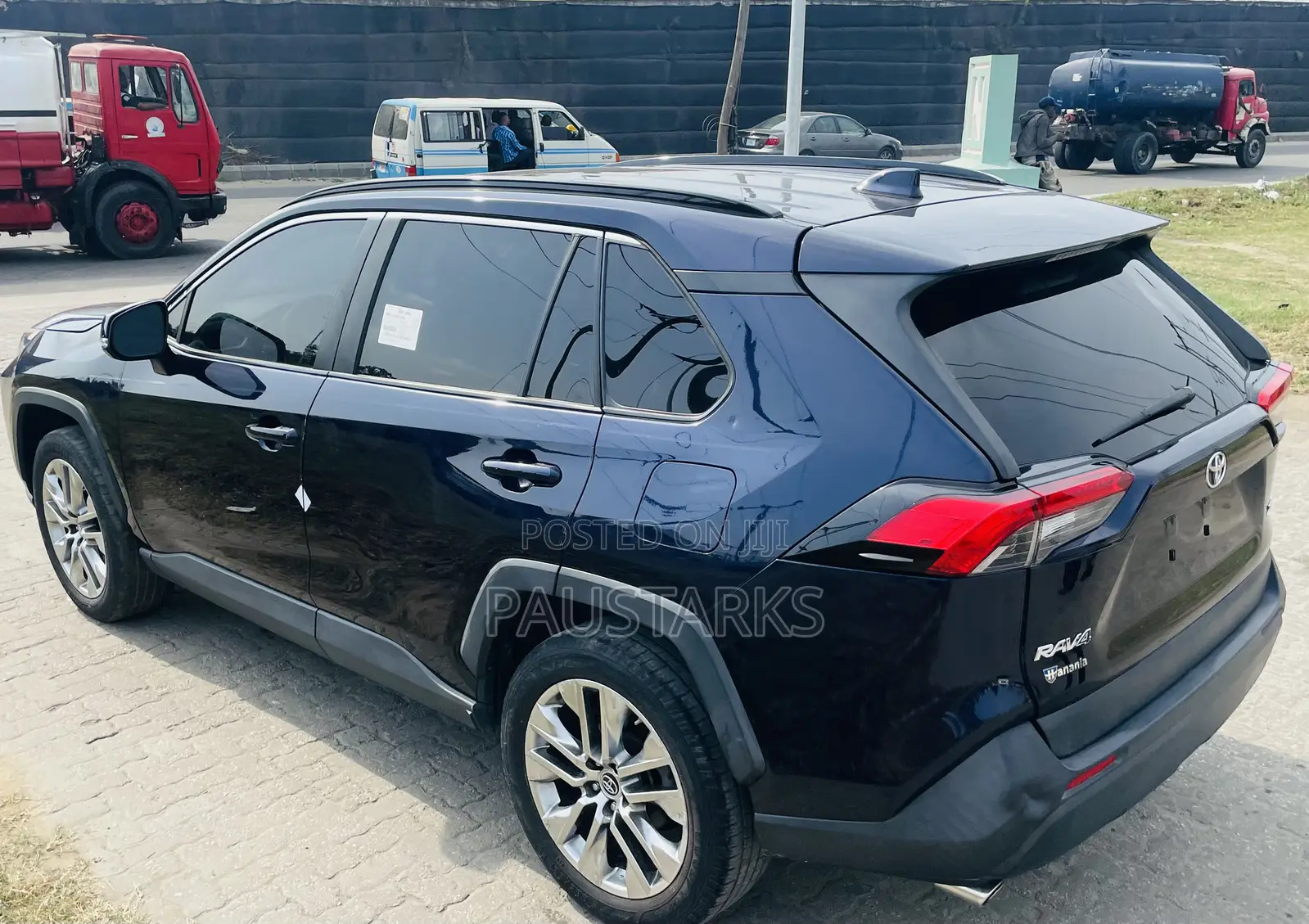 Toyota Highlander XLE 2019 Blue
