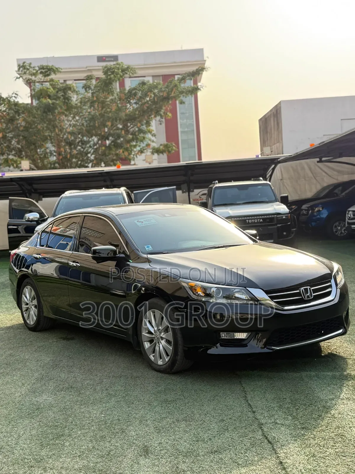 Honda Accord Touring 4dr Sedan FWD (3.5L 6cyl 6A) 2013 Black