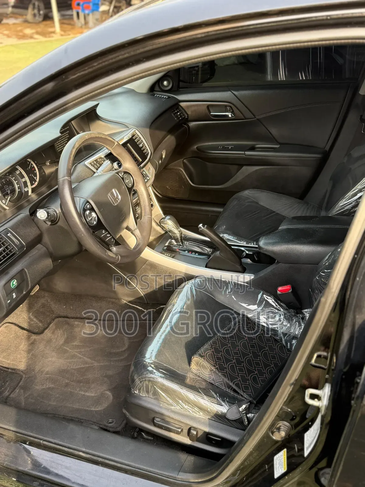 Honda Accord Touring 4dr Sedan FWD (3.5L 6cyl 6A) 2013 Black