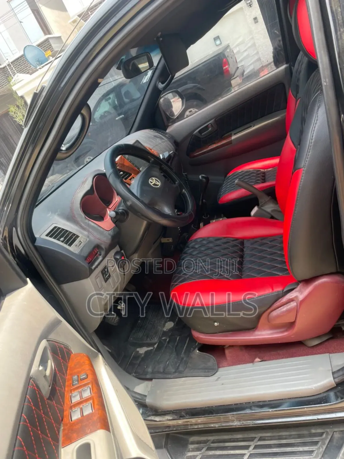 Toyota Hilux 2013 Black