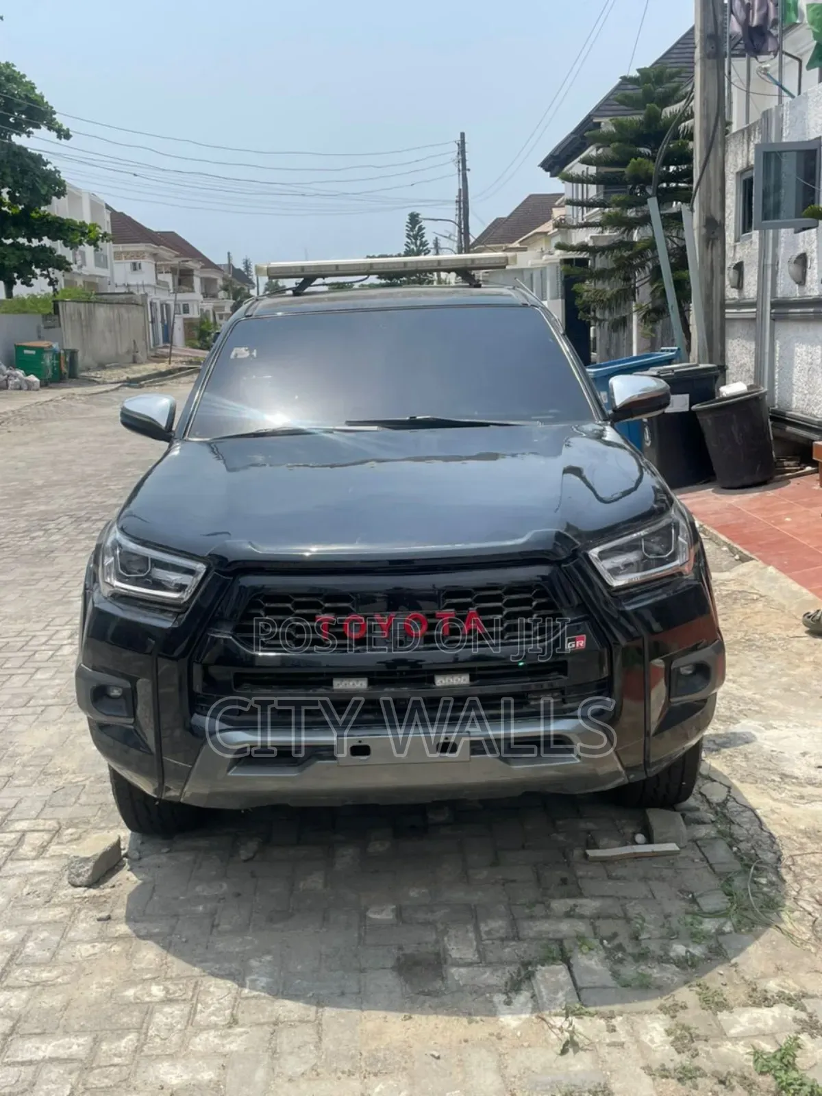 Toyota Hilux 2013 Black