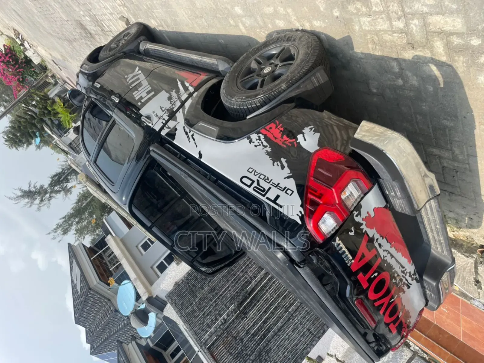 Toyota Hilux 2013 Black