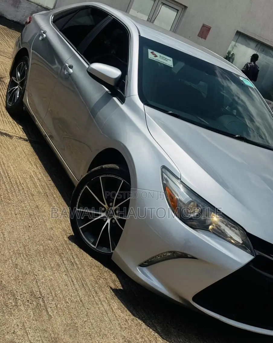 Toyota Camry XSE 4dr Sedan (2.5l 4cyl 6A) 2016 Silver