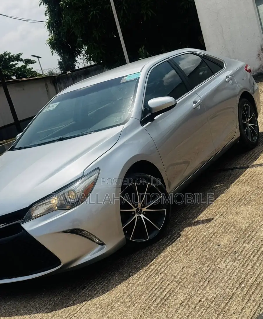 Toyota Camry XSE 4dr Sedan (2.5l 4cyl 6A) 2016 Silver