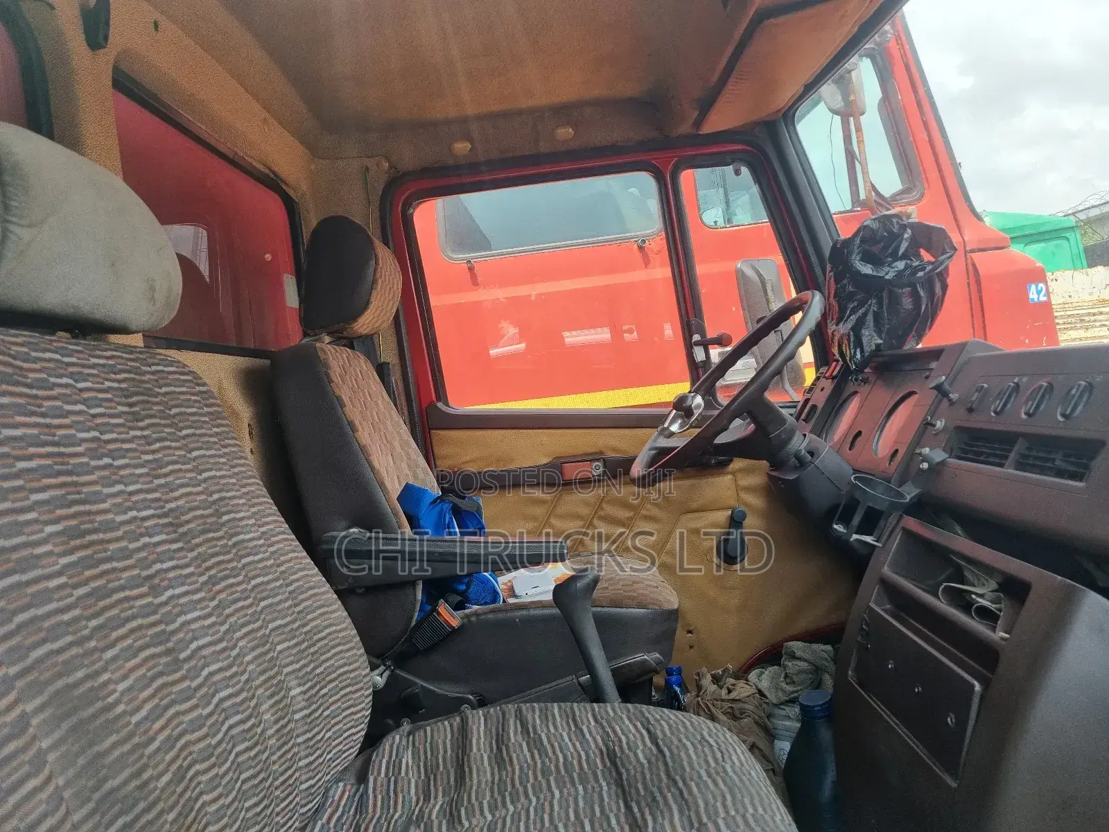 Mercedes Benz 609 Cargo Truck 2002 Red