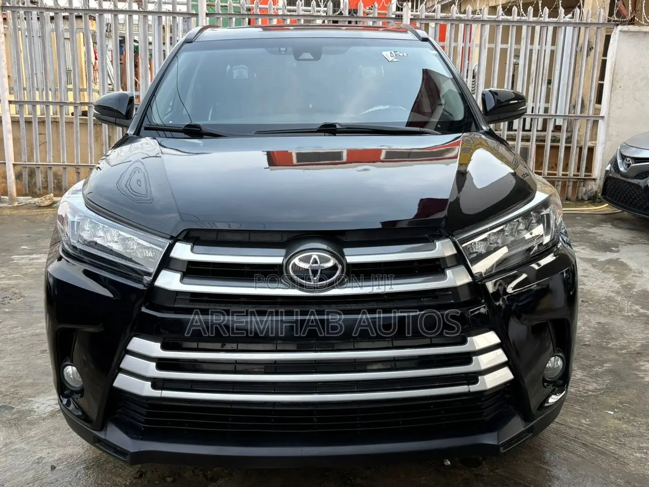 Toyota Highlander SE 4x4 V6 (3.5L 6cyl 8A) 2017 Black