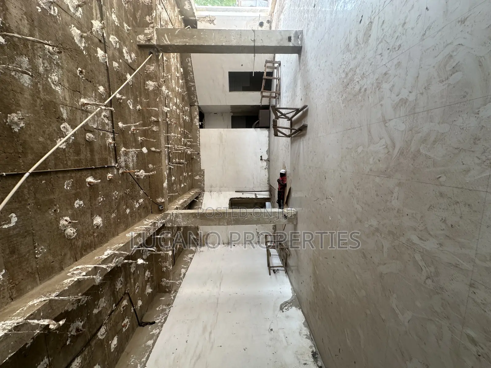5 Floors Mega Plaza for Lease, With a Roof Top Bar