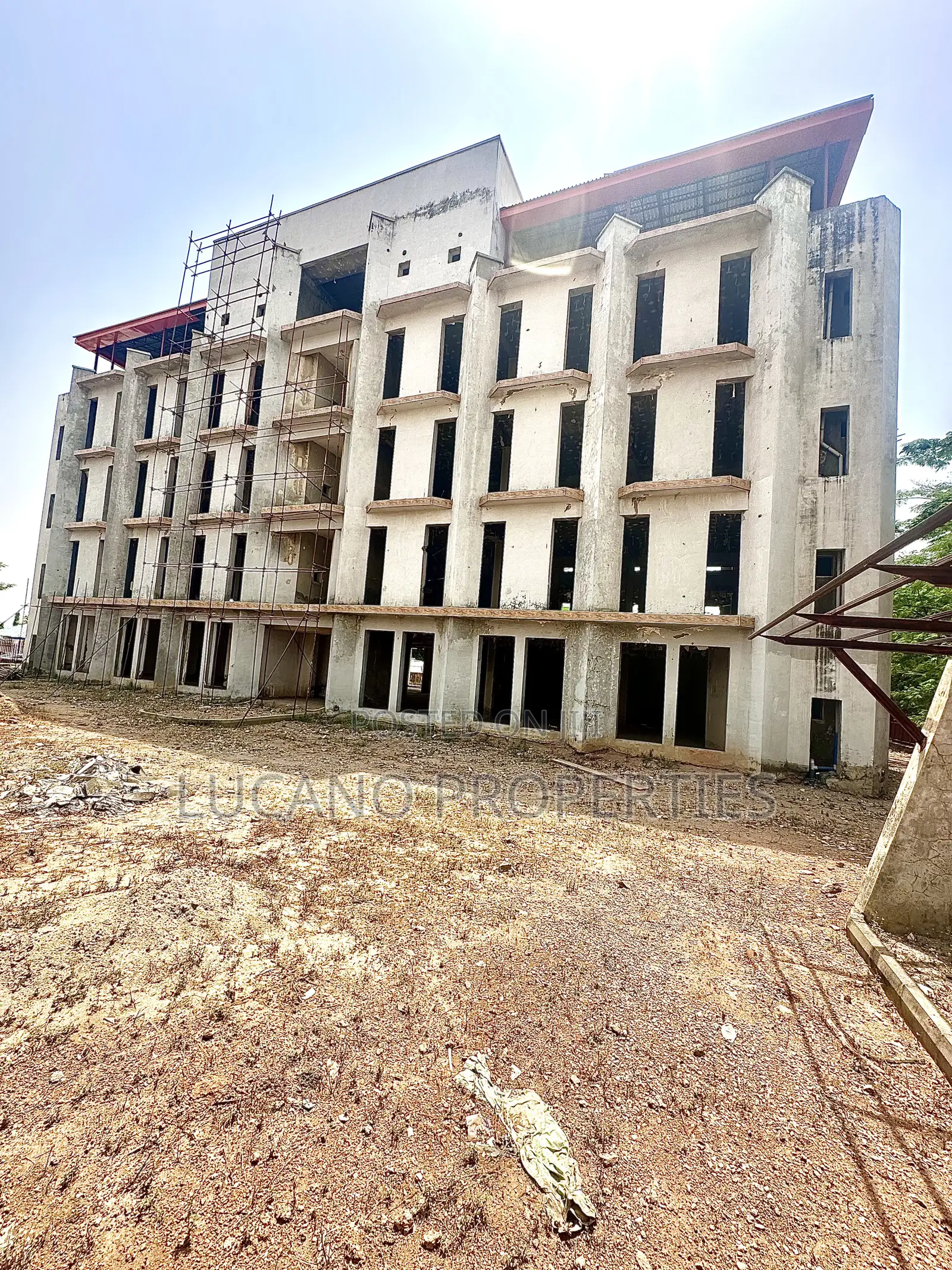 5 Floors Mega Plaza for Lease, With a Roof Top Bar