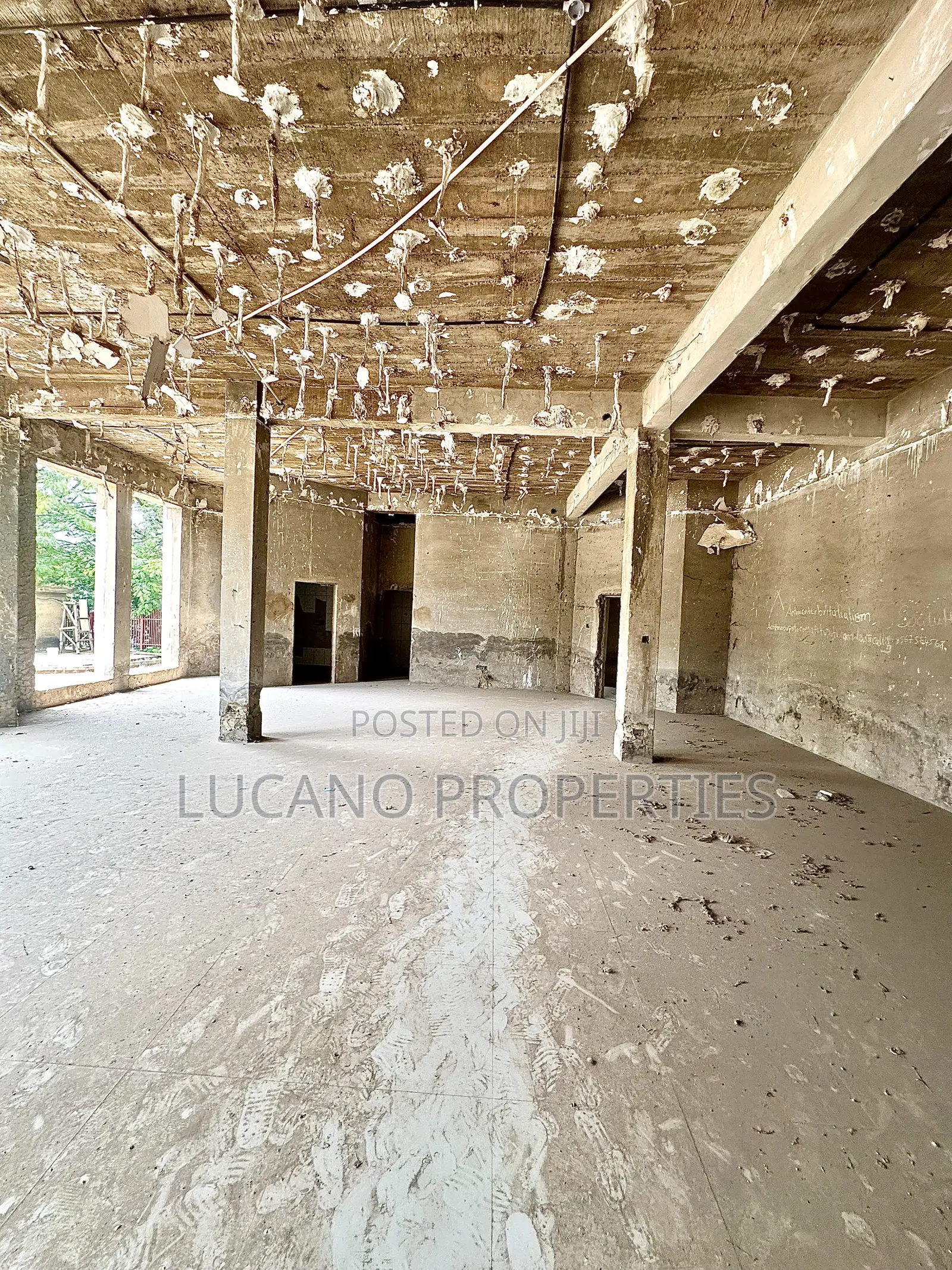 5 Floors Mega Plaza for Lease, With a Roof Top Bar