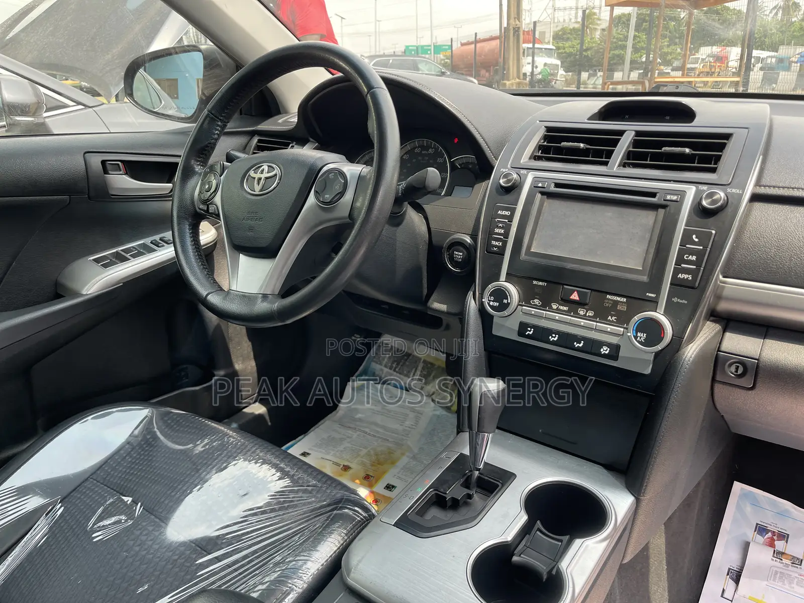 Toyota Camry SE Sport 4dr Sedan w/Prod. End 11/13 (2.5L 4cyl 6A) 2014