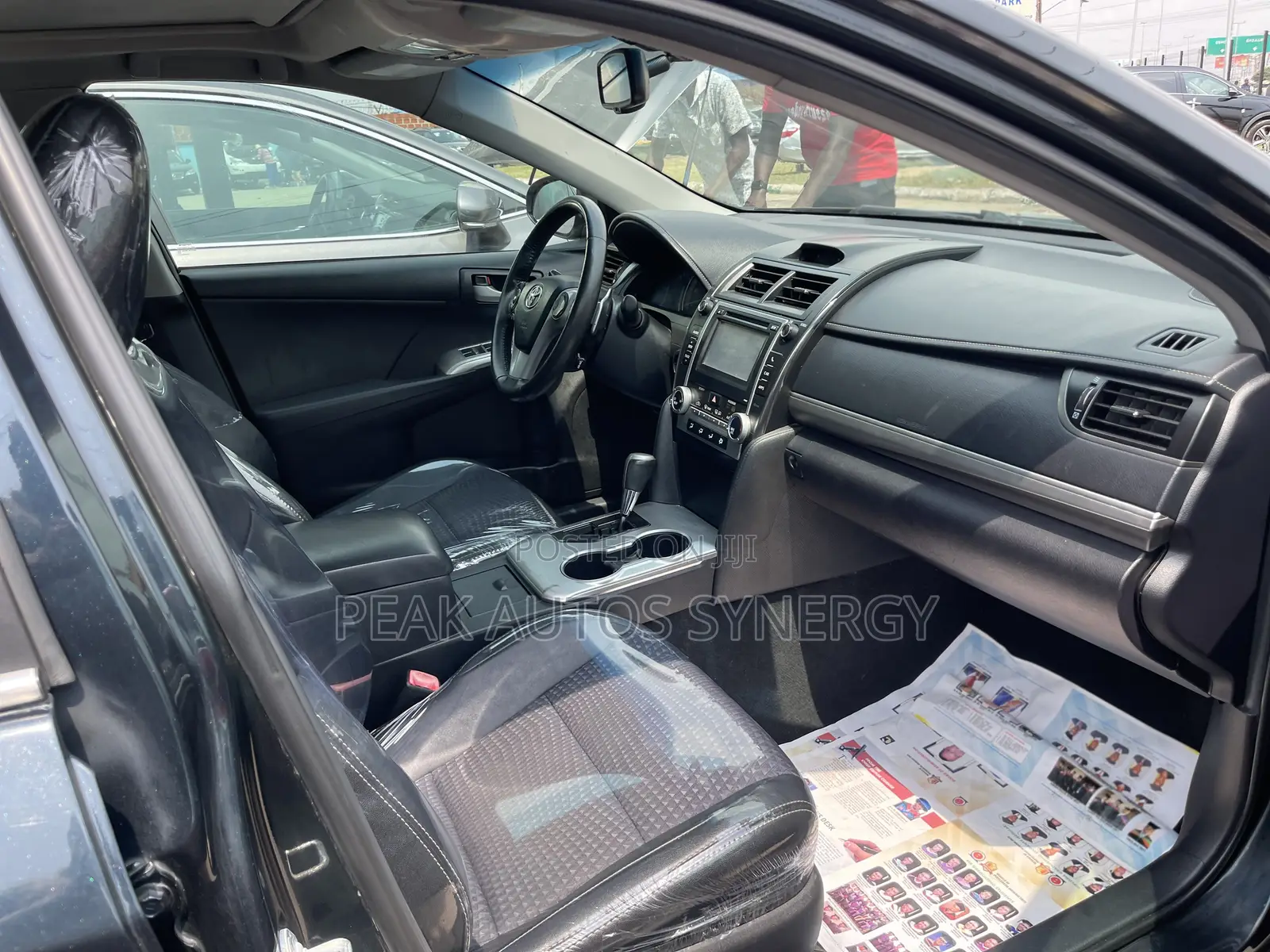 Toyota Camry SE Sport 4dr Sedan w/Prod. End 11/13 (2.5L 4cyl 6A) 2014