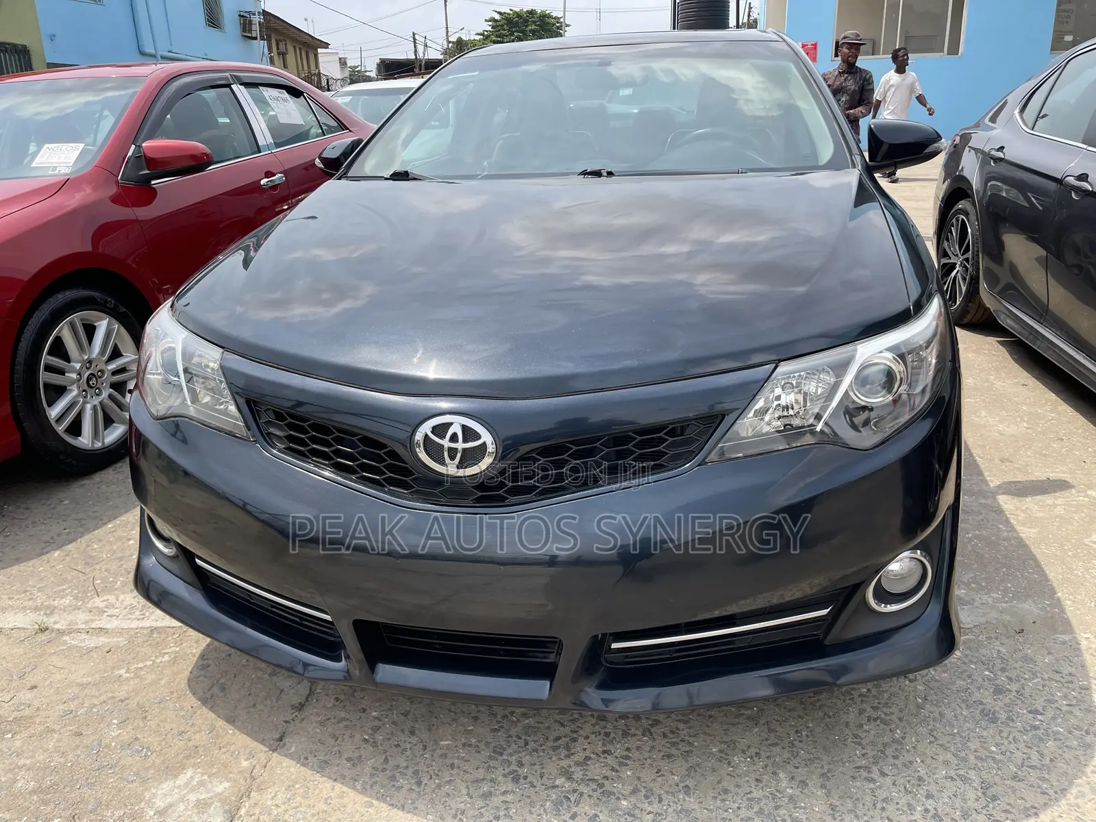 Toyota Camry SE Sport 4dr Sedan w/Prod. End 11/13 (2.5L 4cyl 6A) 2014