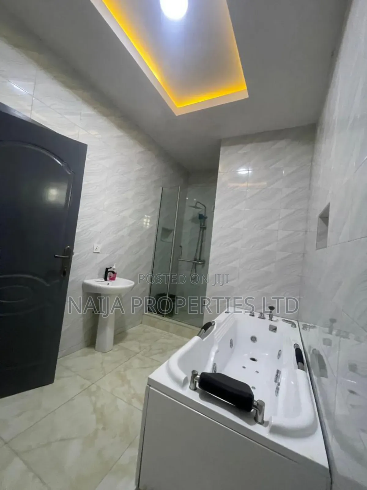 Furnished 4bdrm Townhouse/Terrace in Okun-Ajah for sale