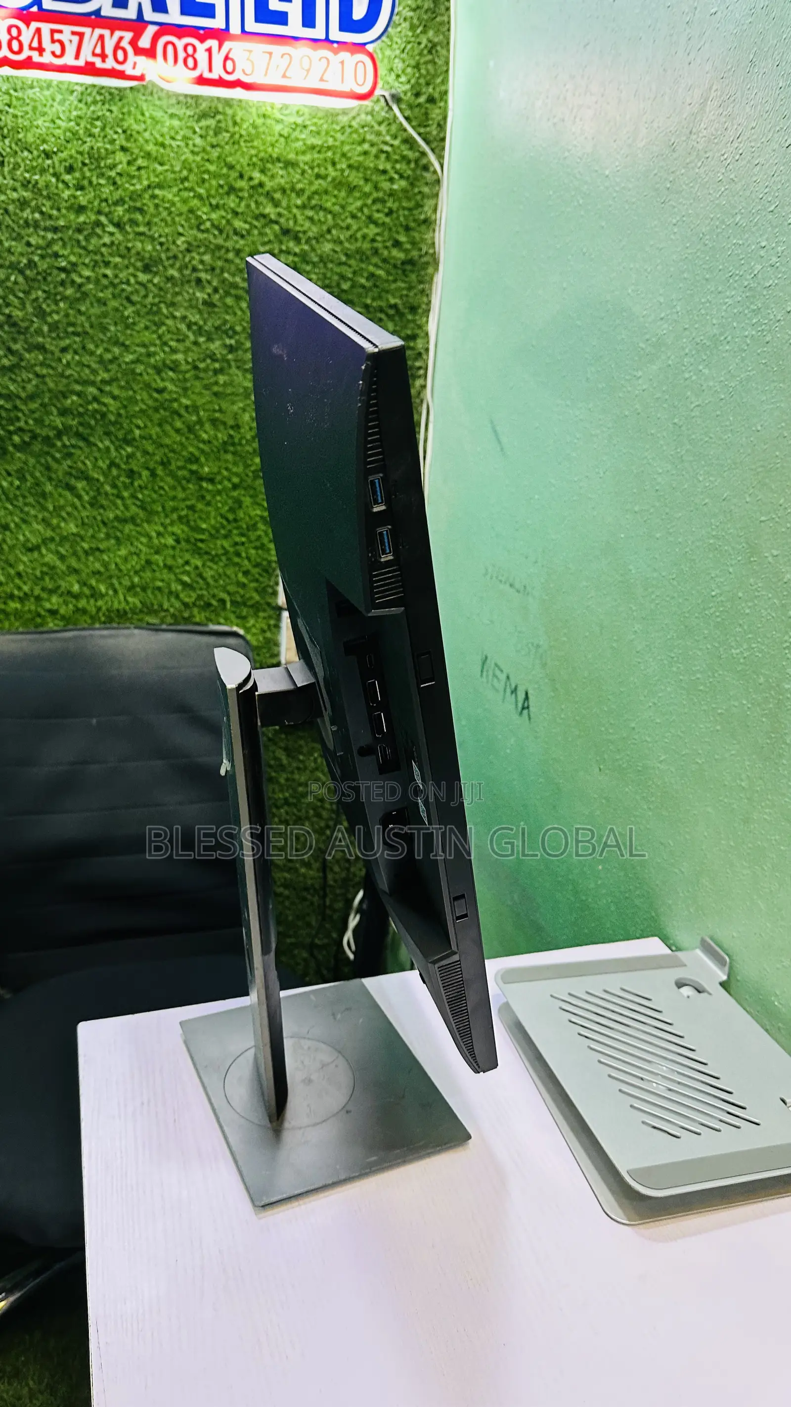 22 Inches Frameless Dell Ips Monitor