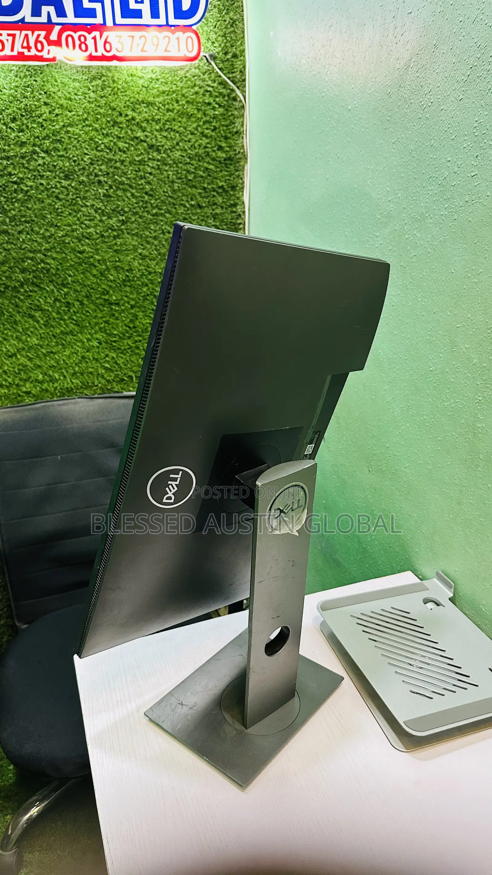22 Inches Frameless Dell Ips Monitor With Type C Port