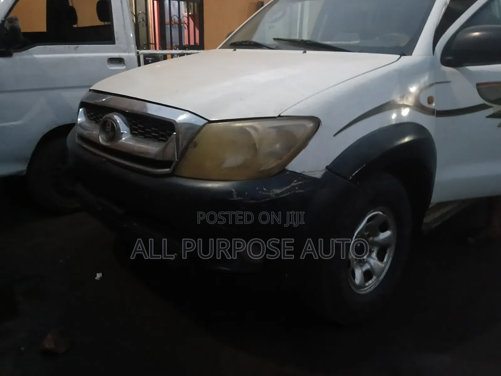 Toyota Hilux 2011 White