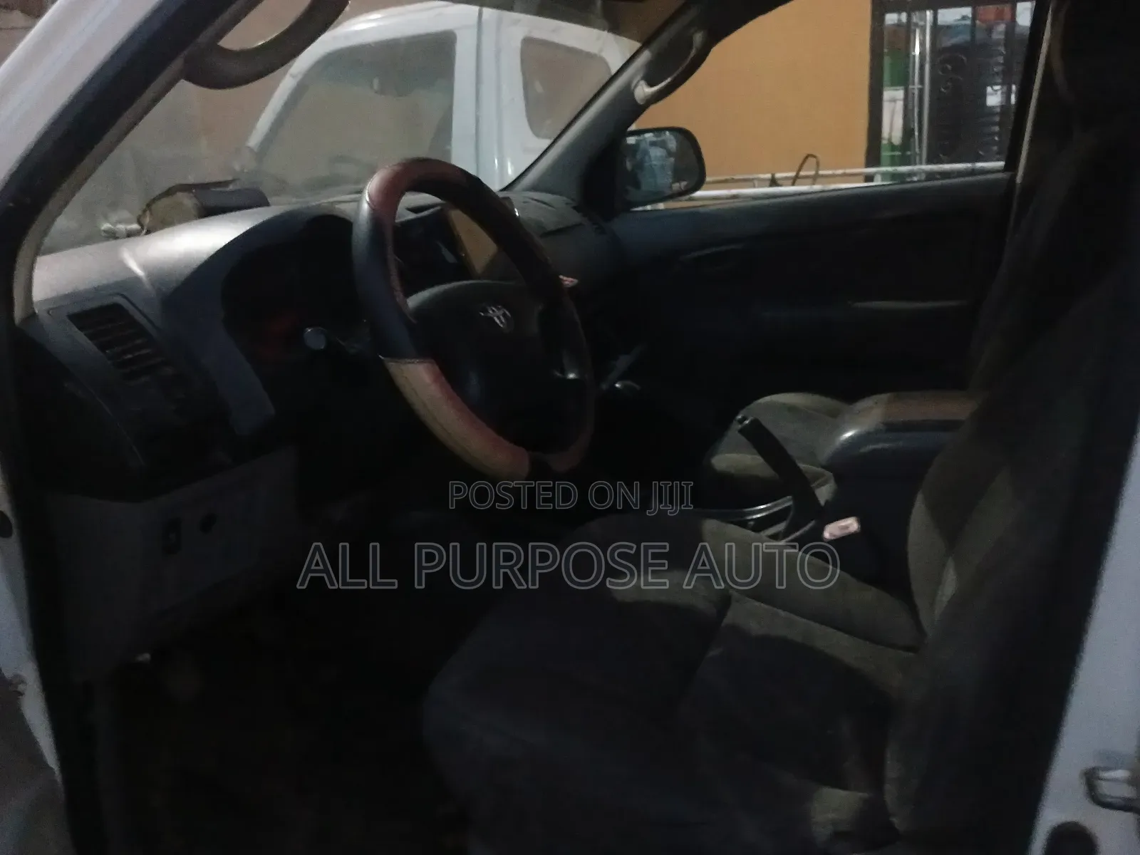 Toyota Hilux 2011 White