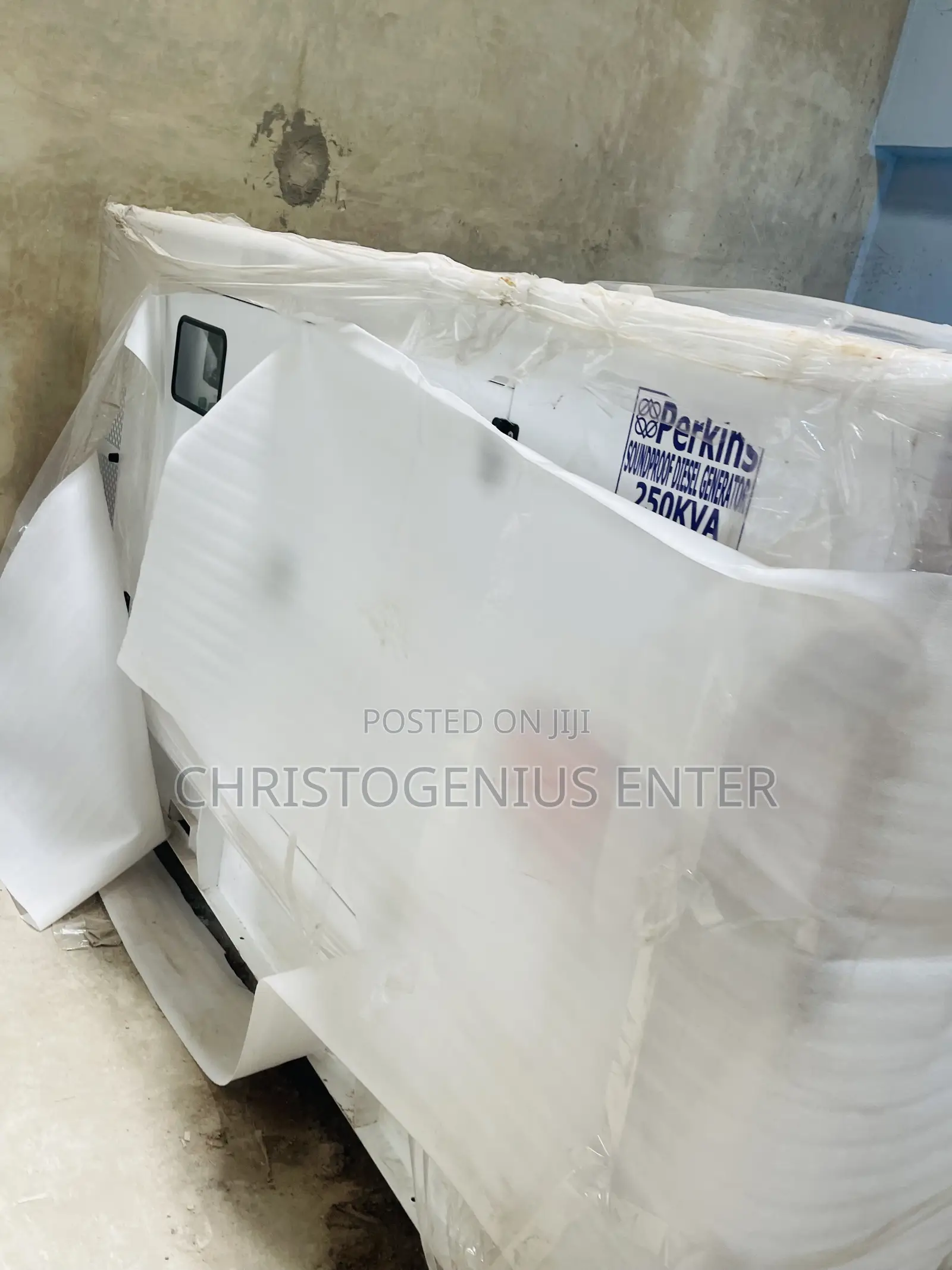 Soundproof England Perkins 250kva Generator