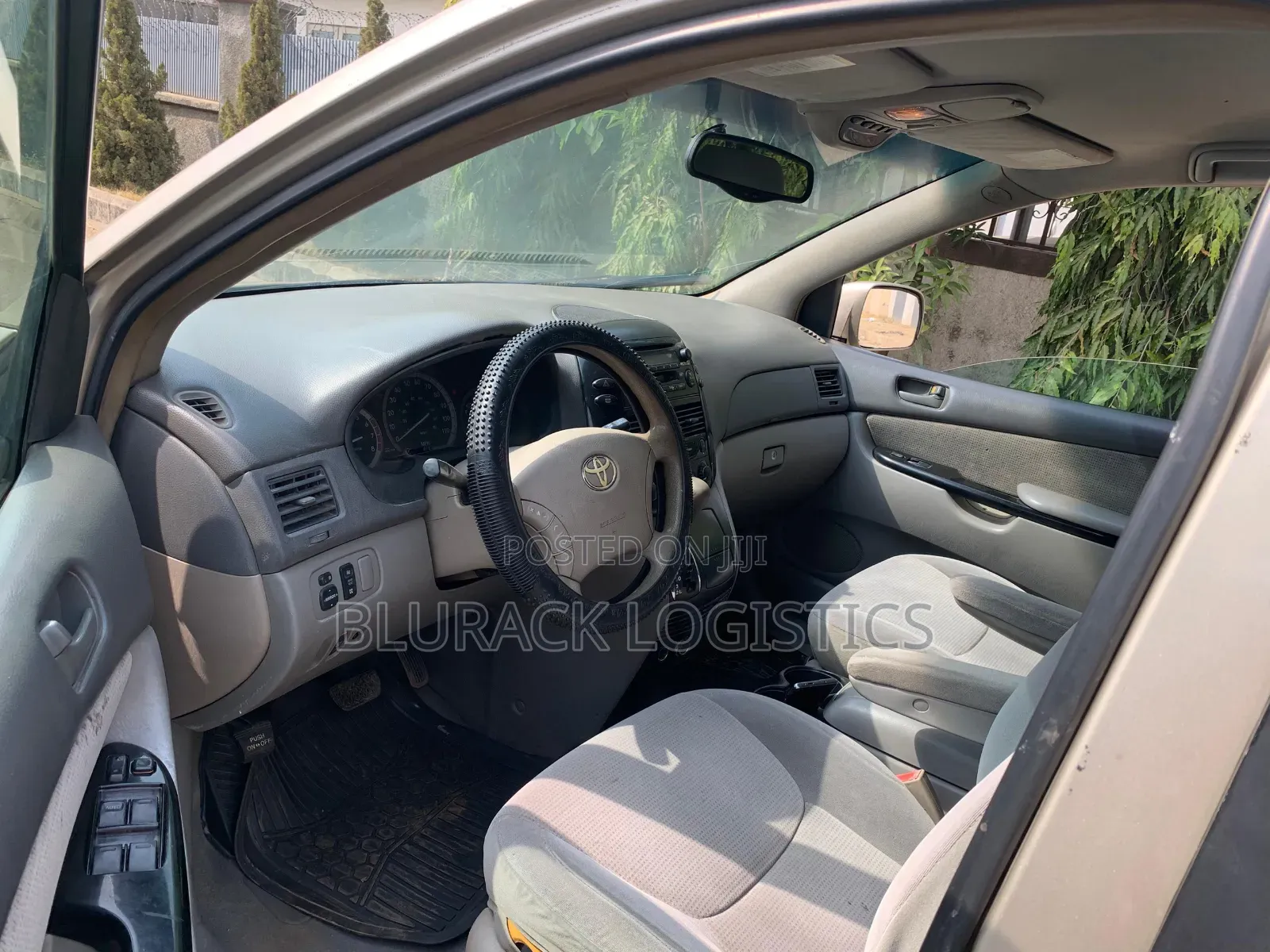 Toyota Sienna LE AWD (3.3L V6 5A) 2004 Gold
