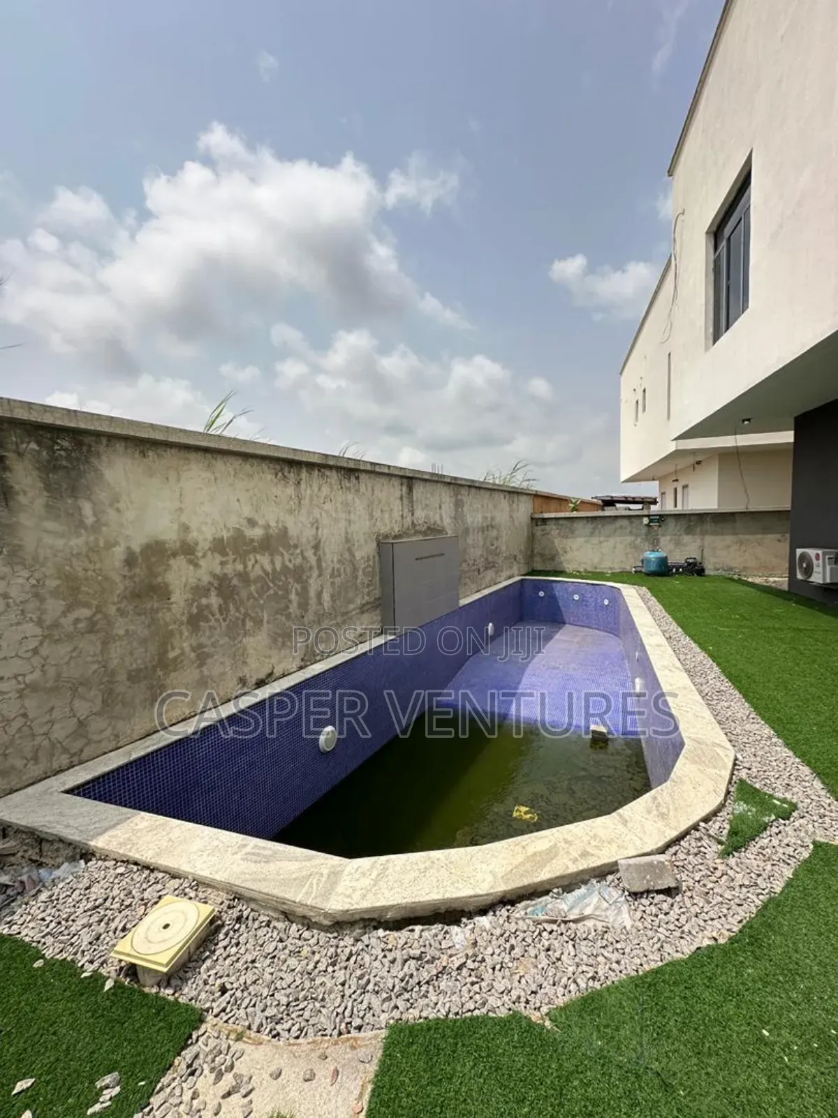 5bdrm Duplex in Off Admiralty Way, Lekki Phase 1 for sale