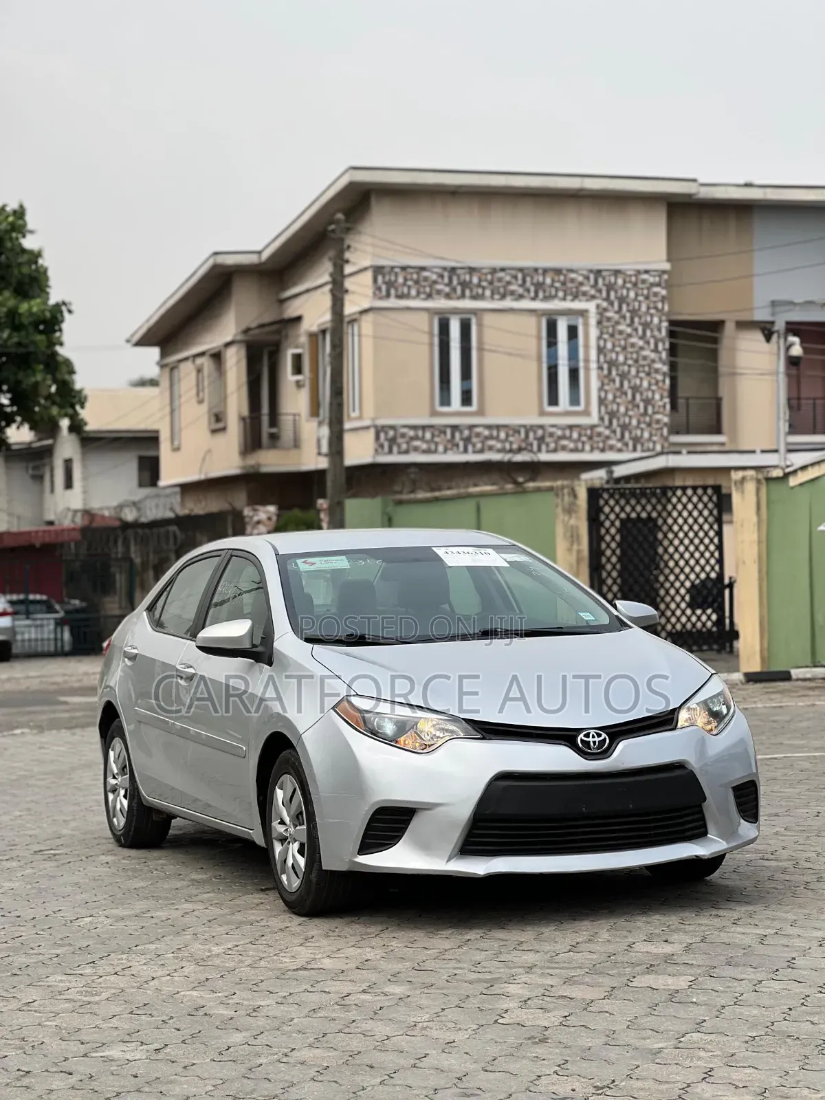 Toyota Corolla LE 4dr Sedan (1.8L 4cyl CVT) 2015 Silver
