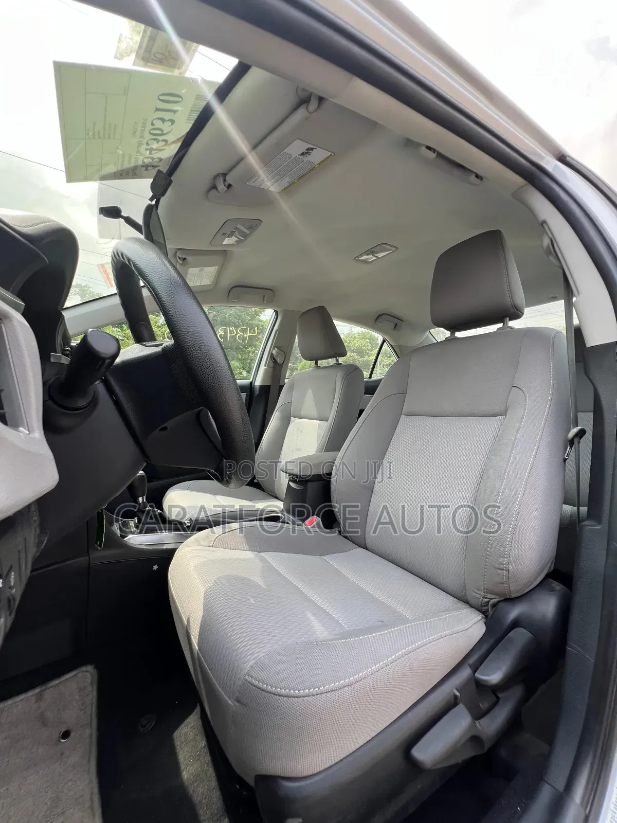 Toyota Corolla LE 4dr Sedan (1.8L 4cyl CVT) 2015 Silver