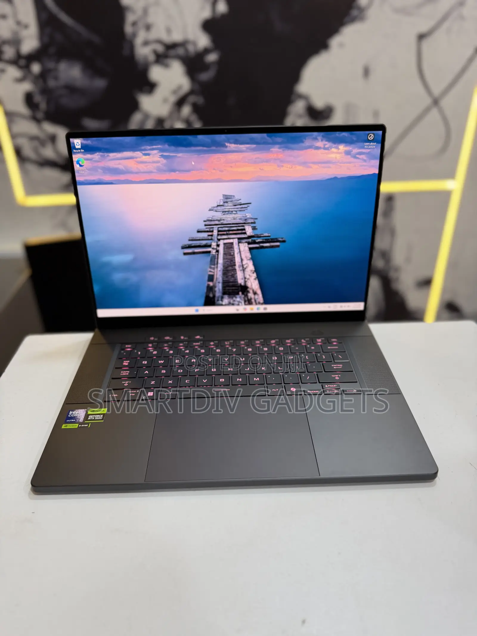Laptop Asus ROG Zephyrus G16 16GB Intel Core Ultra 9 SSD 1T