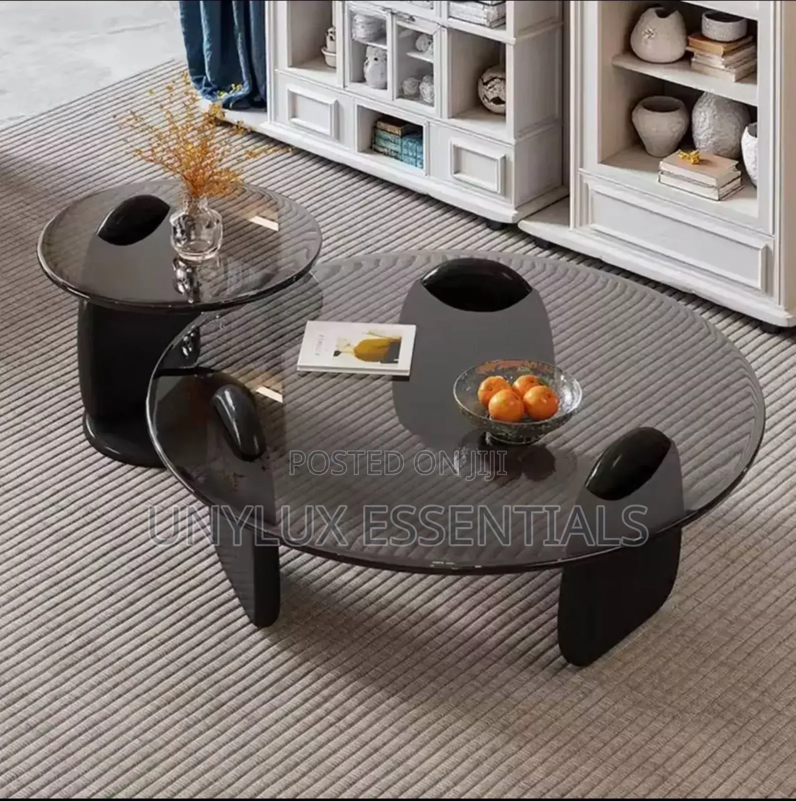 Round Center Table Glass Aesthetic Furniture 
Size: 90cm and 50cm