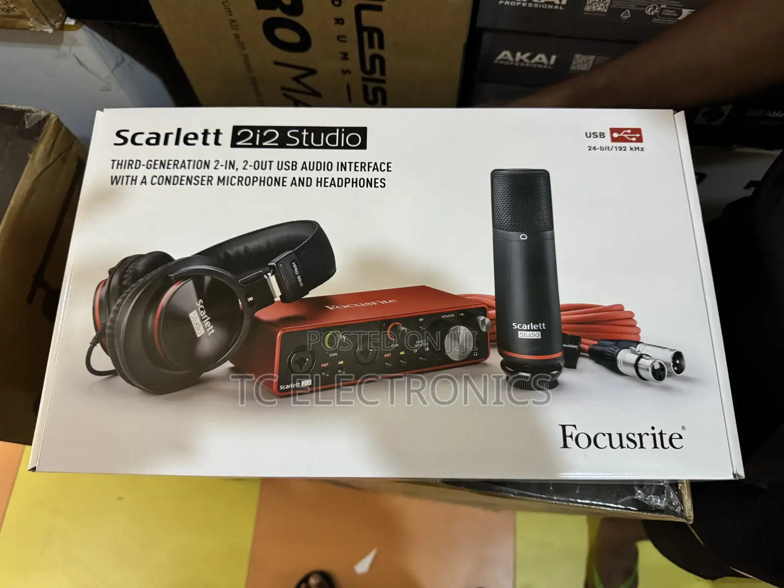 Scarlett 2i2 Studio 2-In, 2-Out Usb Audio Interface With a Conden Mic