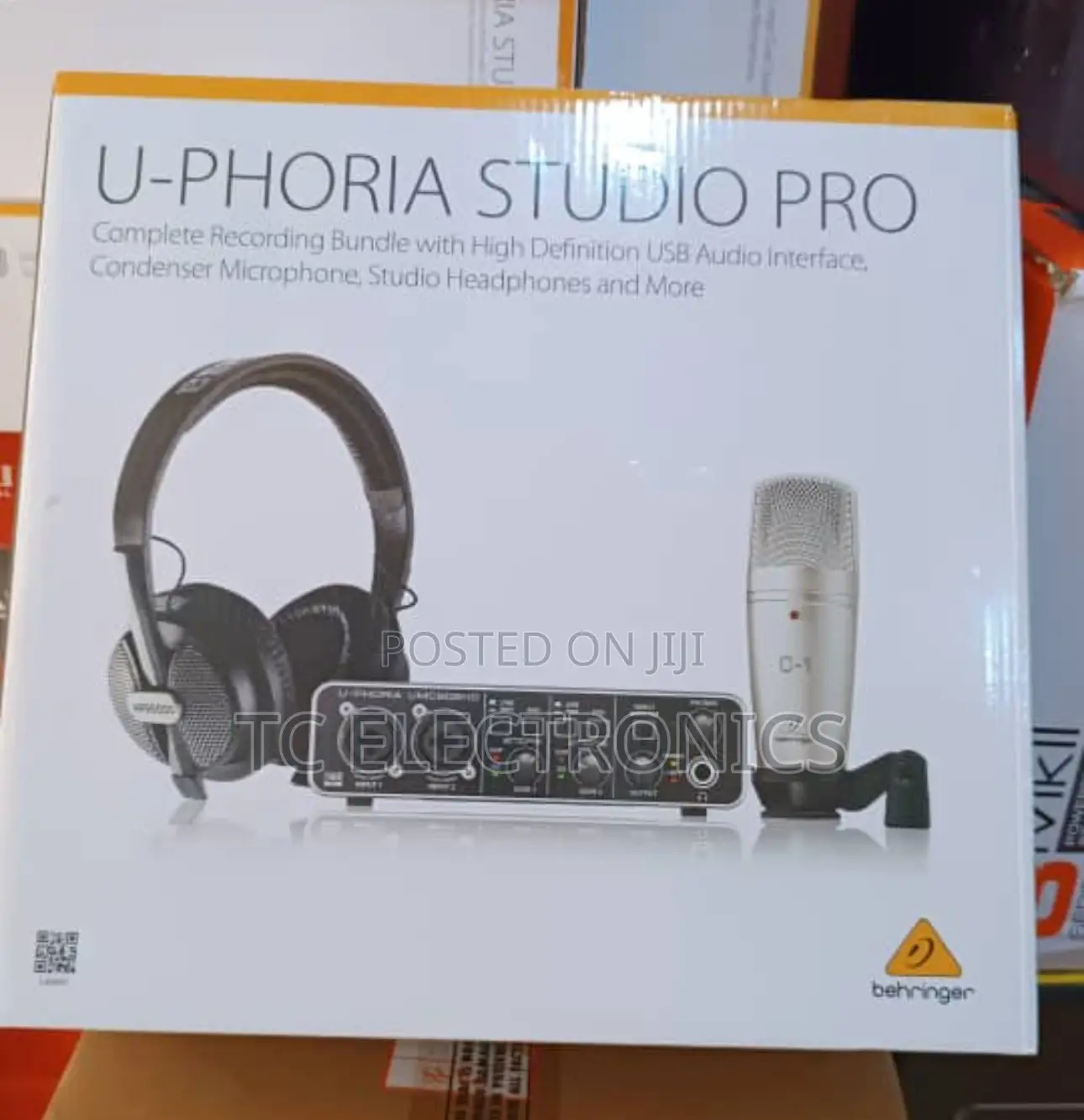 Scarlett 2i2 Studio 2-In, 2-Out Usb Audio Interface With a Conden Mic