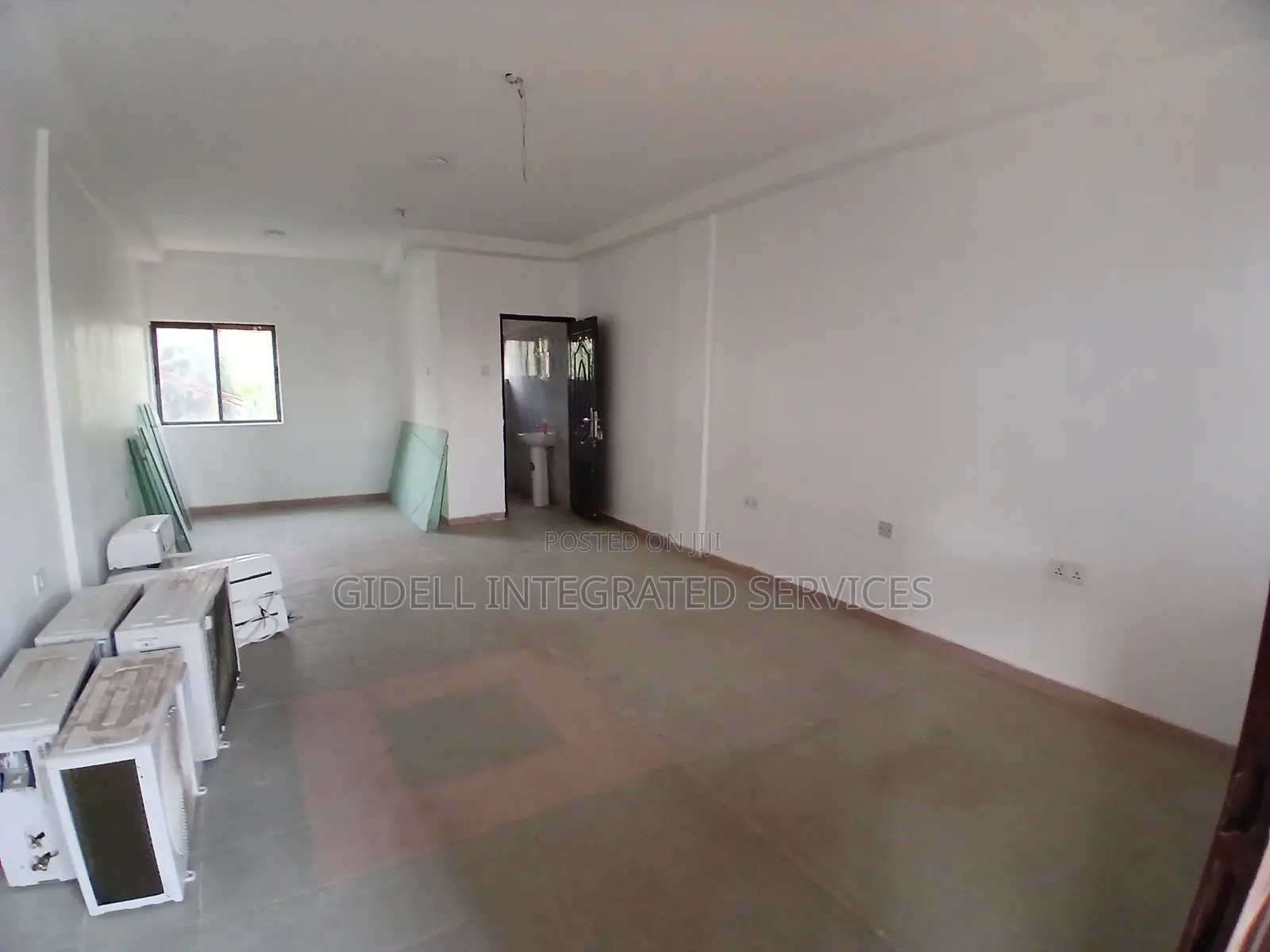 32sqm Office / Shop Spaces on All Floors in a Plaza