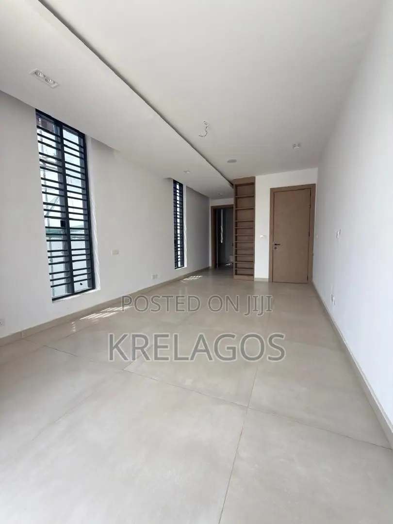 5bdrm Duplex in Lekki Phase 1 for sale