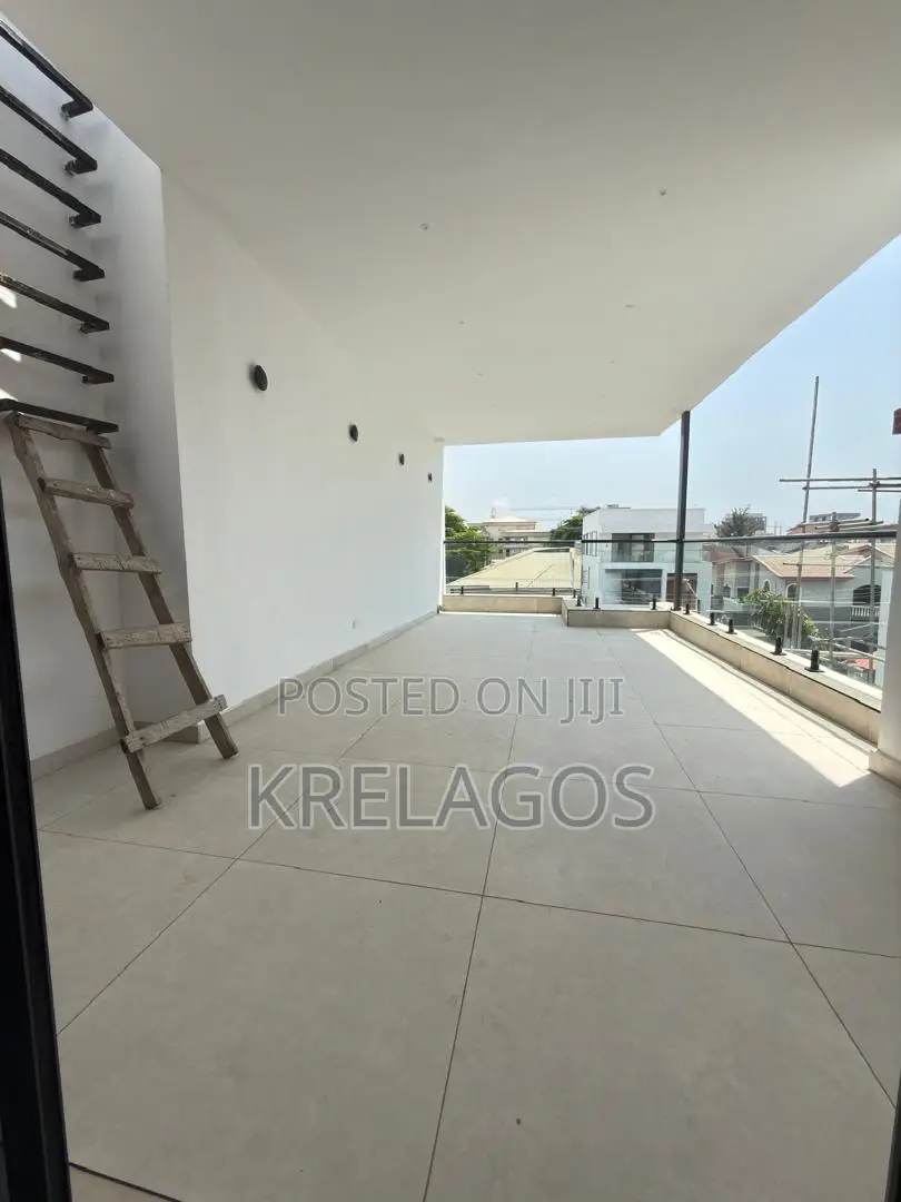 5bdrm Duplex in Lekki Phase 1 for sale