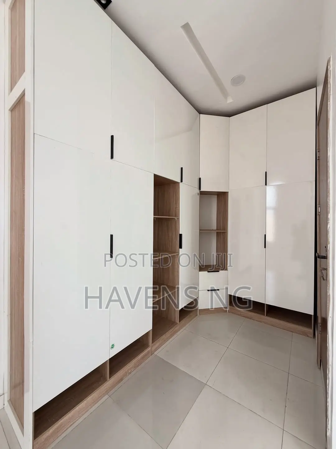 4bdrm Duplex in Lekki Phase 2 for sale